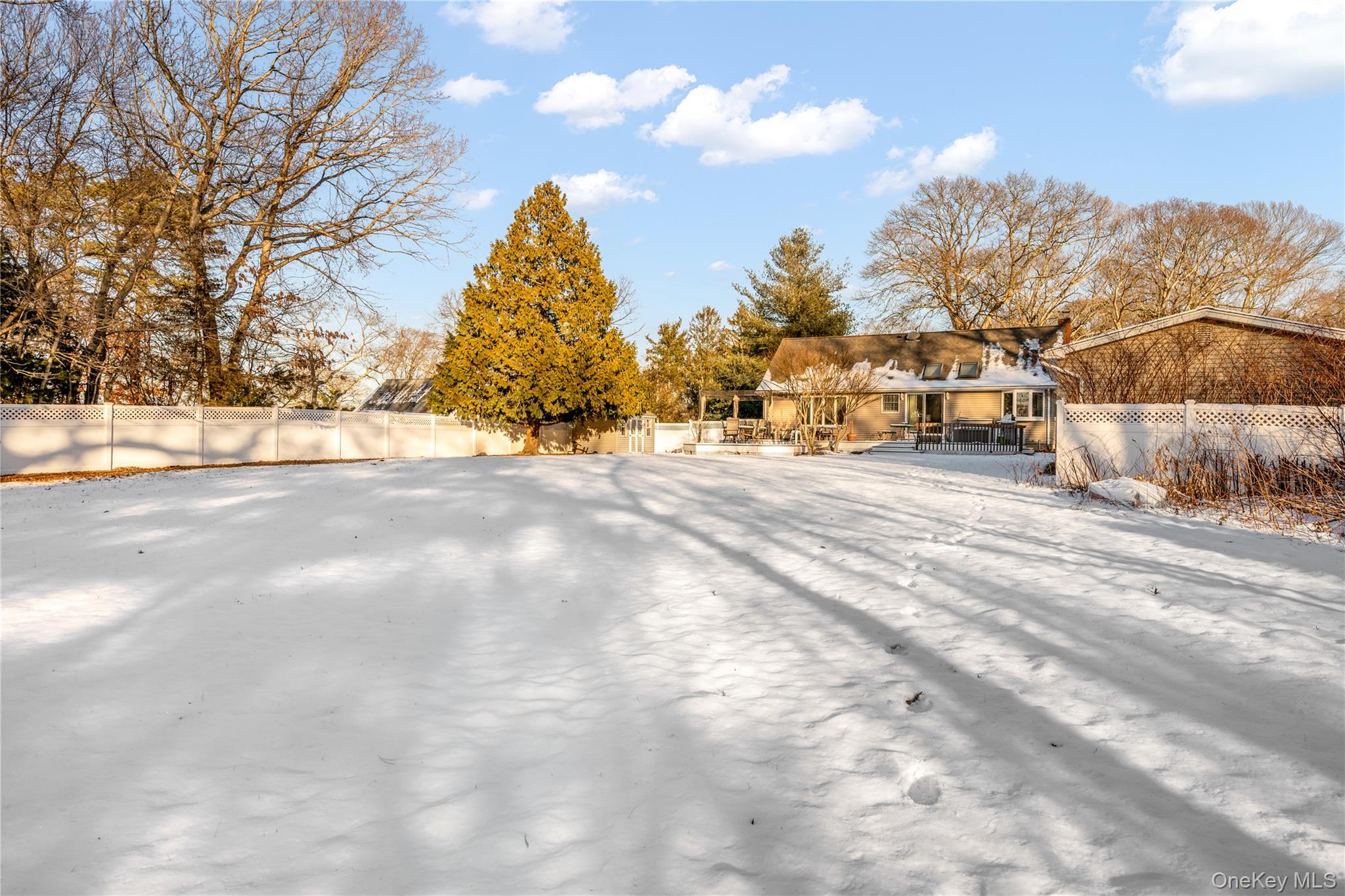 #19 photo, 378 Mac Arthur Boulevard, Hauppauge , NY 11788