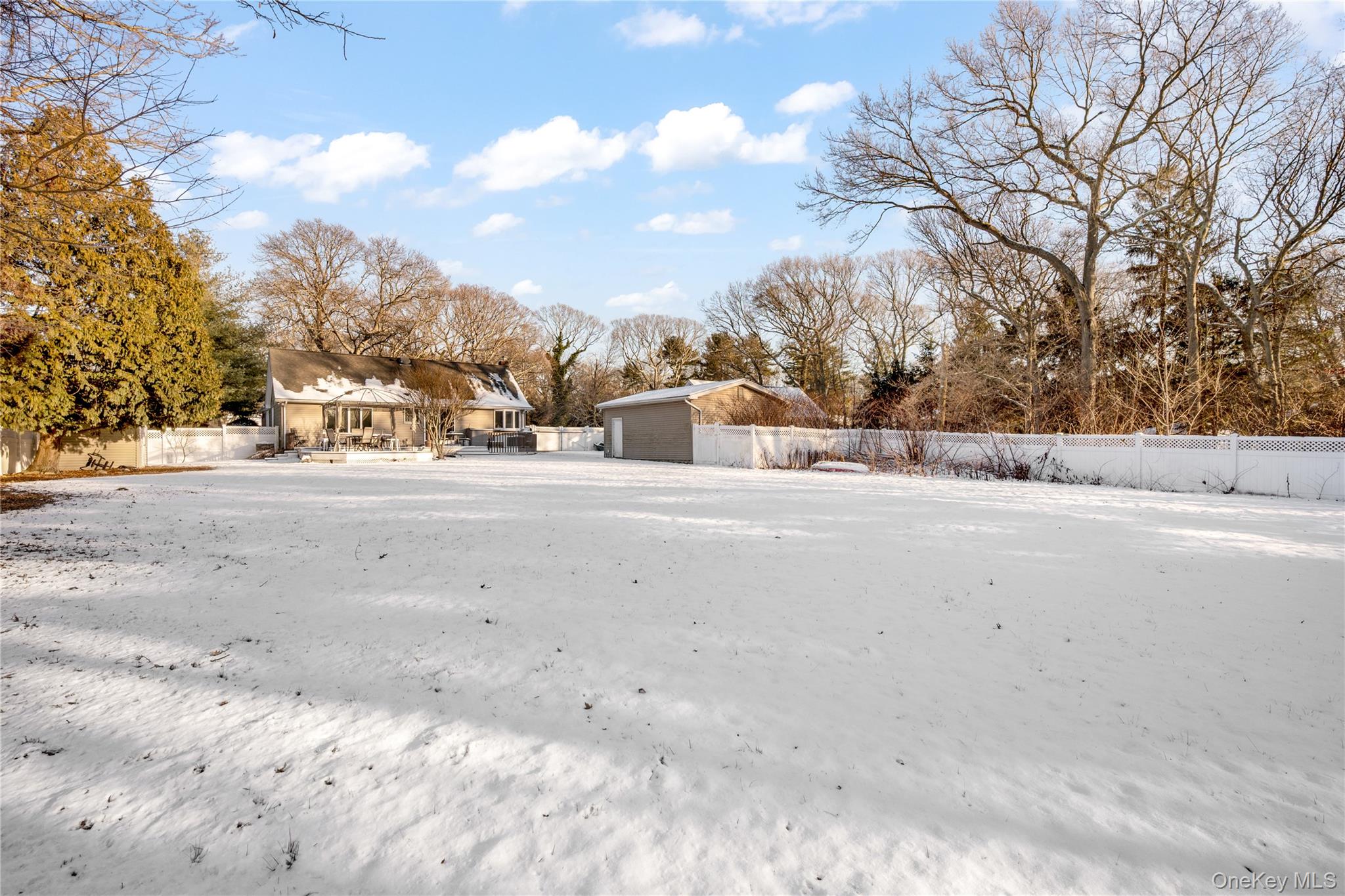 #20 photo, 378 Mac Arthur Boulevard, Hauppauge , NY 11788