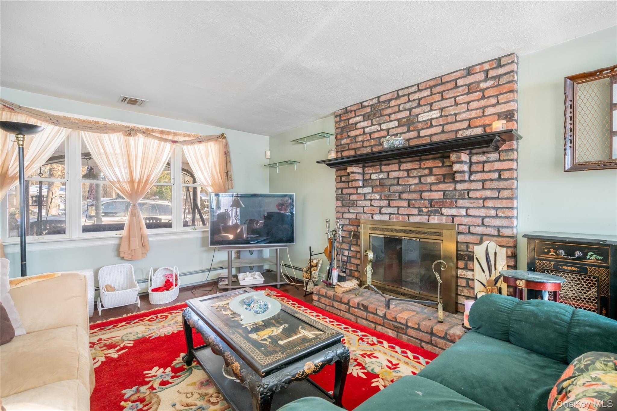 #3 photo, 378 Mac Arthur Boulevard, Hauppauge , NY 11788