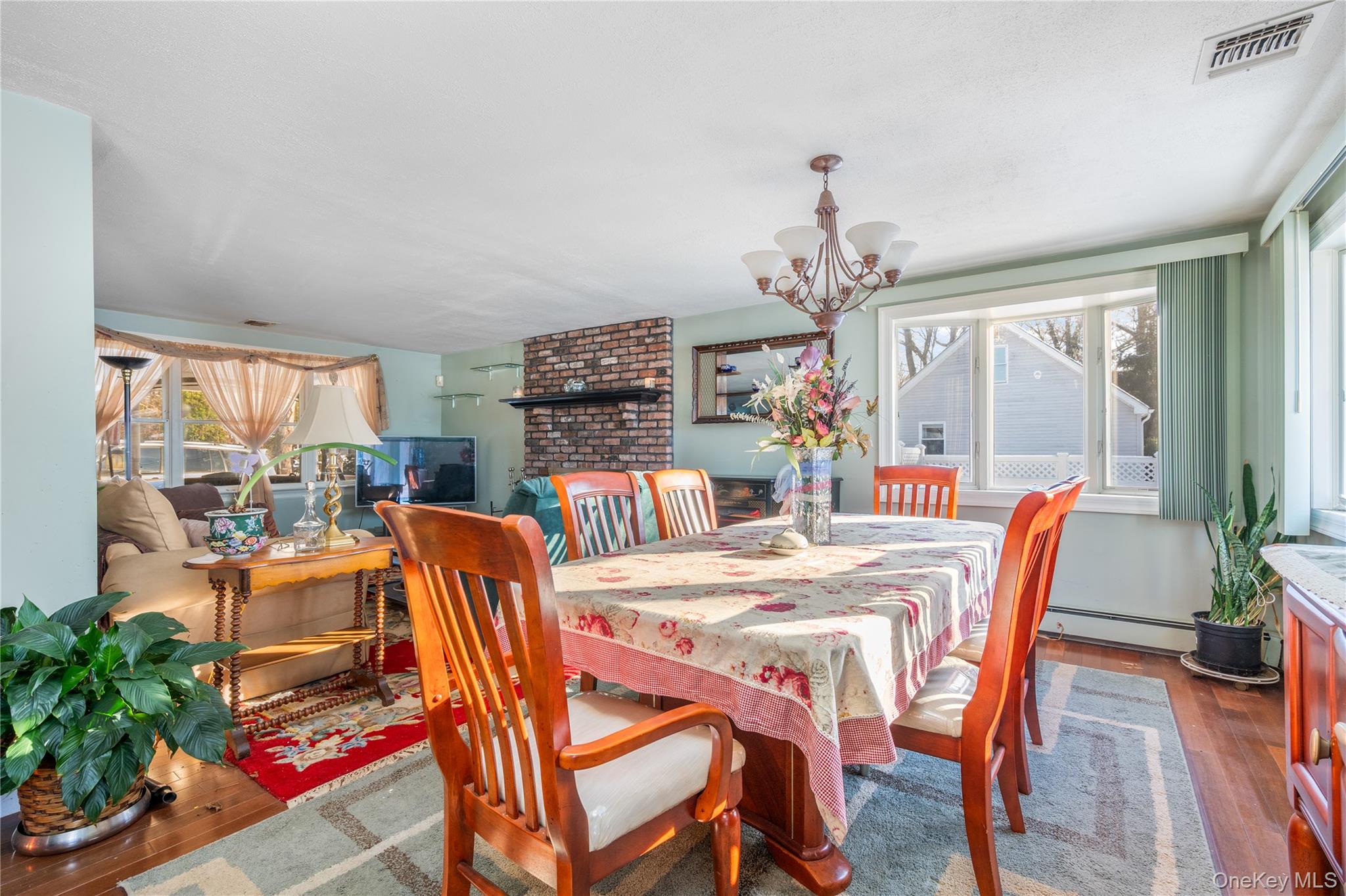 #5 photo, 378 Mac Arthur Boulevard, Hauppauge , NY 11788