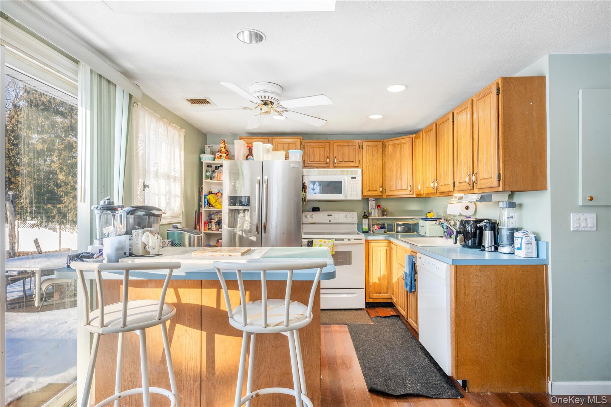 #7 photo, 378 Mac Arthur Boulevard, Hauppauge , NY 11788