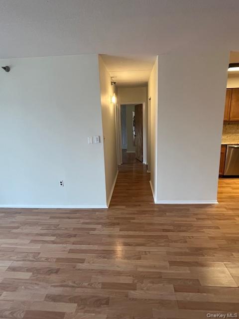 #12 photo, 205 Mineola Boulevard, Mineola , NY 11501