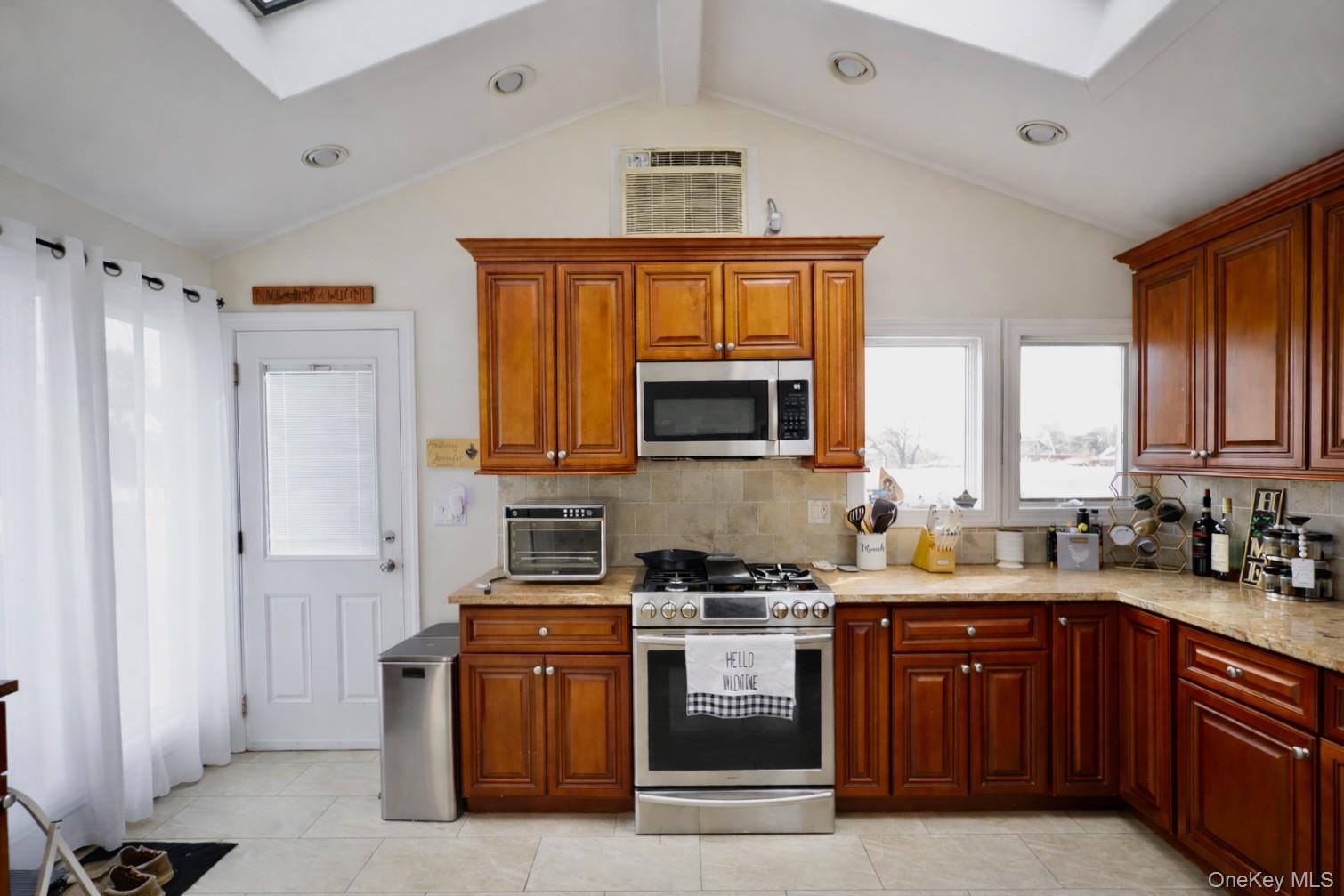 #9 photo, 32 Saint Marks Place, Massapequa , NY 11758