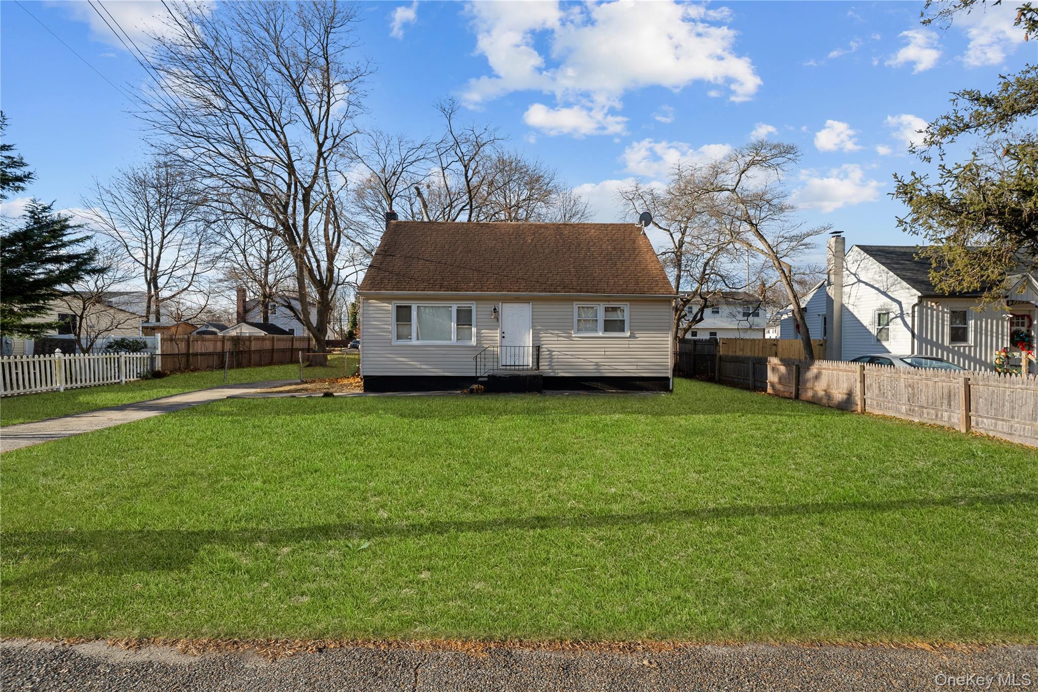 #1 photo, 193 N Arizona Road, West Babylon , NY 11704