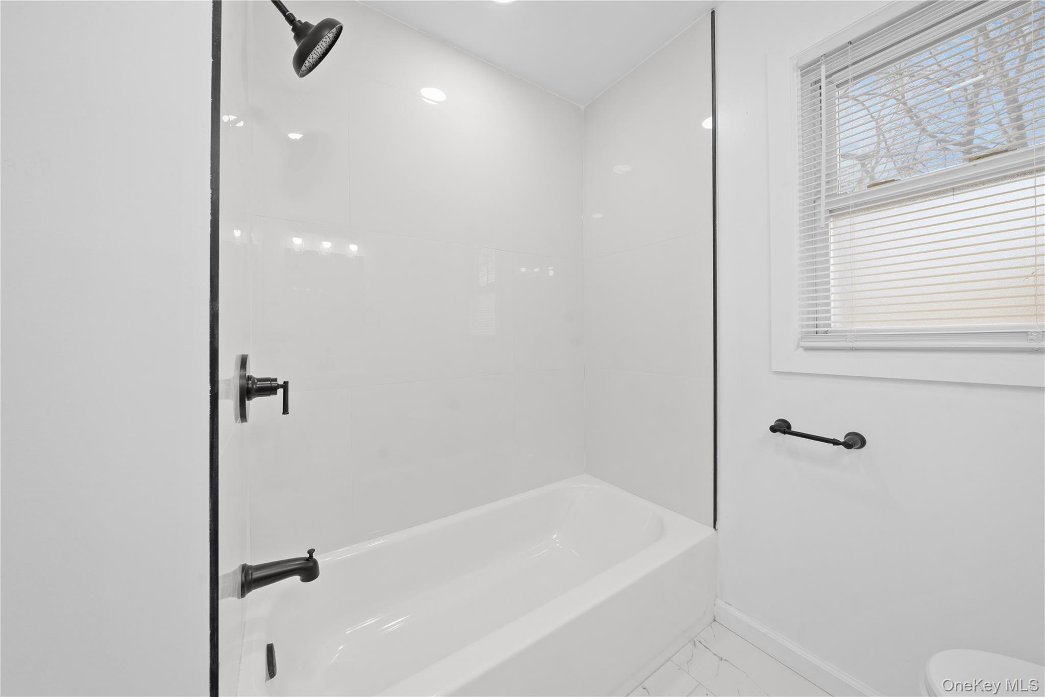 #18 photo, 193 N Arizona Road, West Babylon , NY 11704