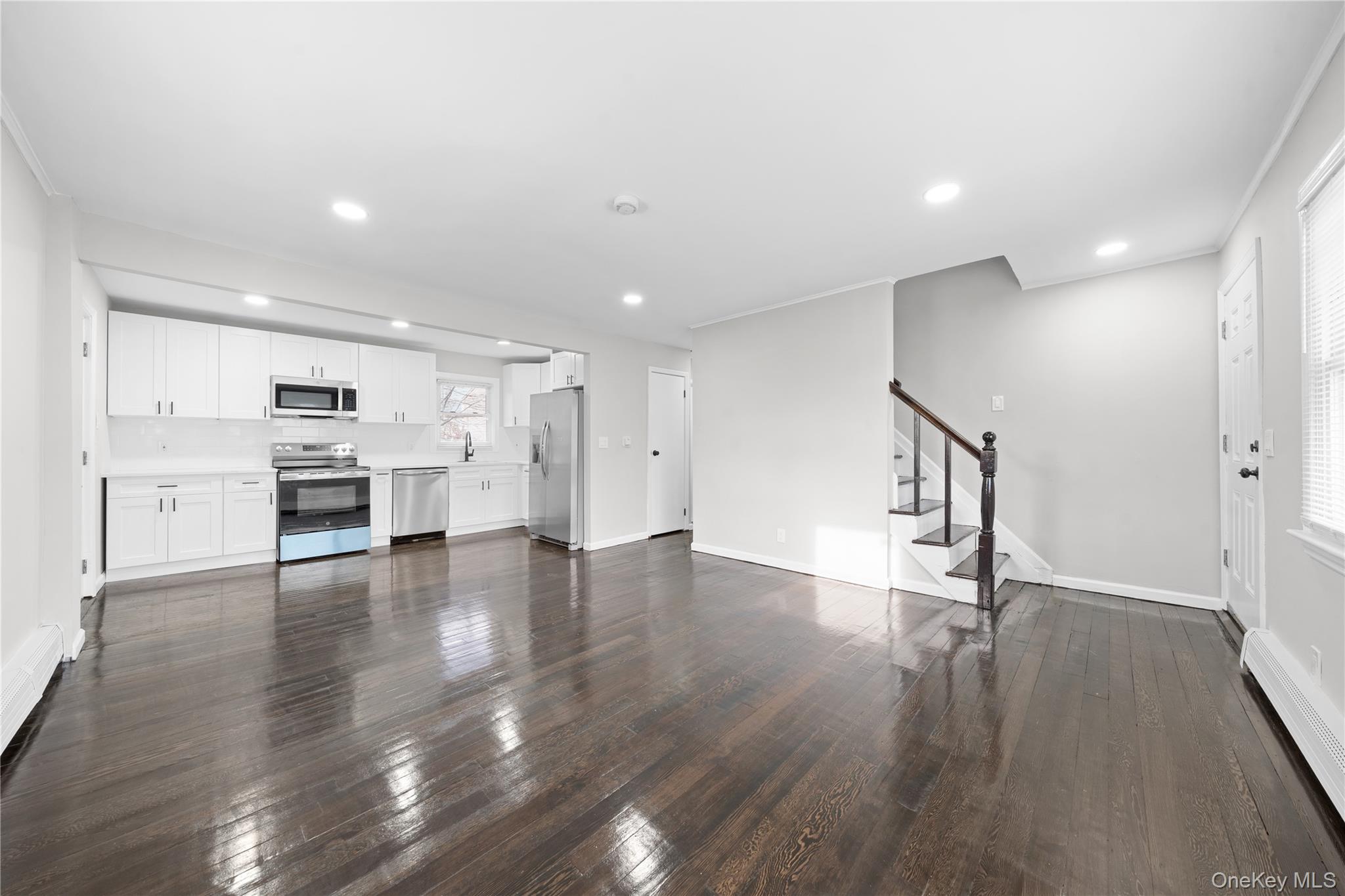 #8 photo, 193 N Arizona Road, West Babylon , NY 11704