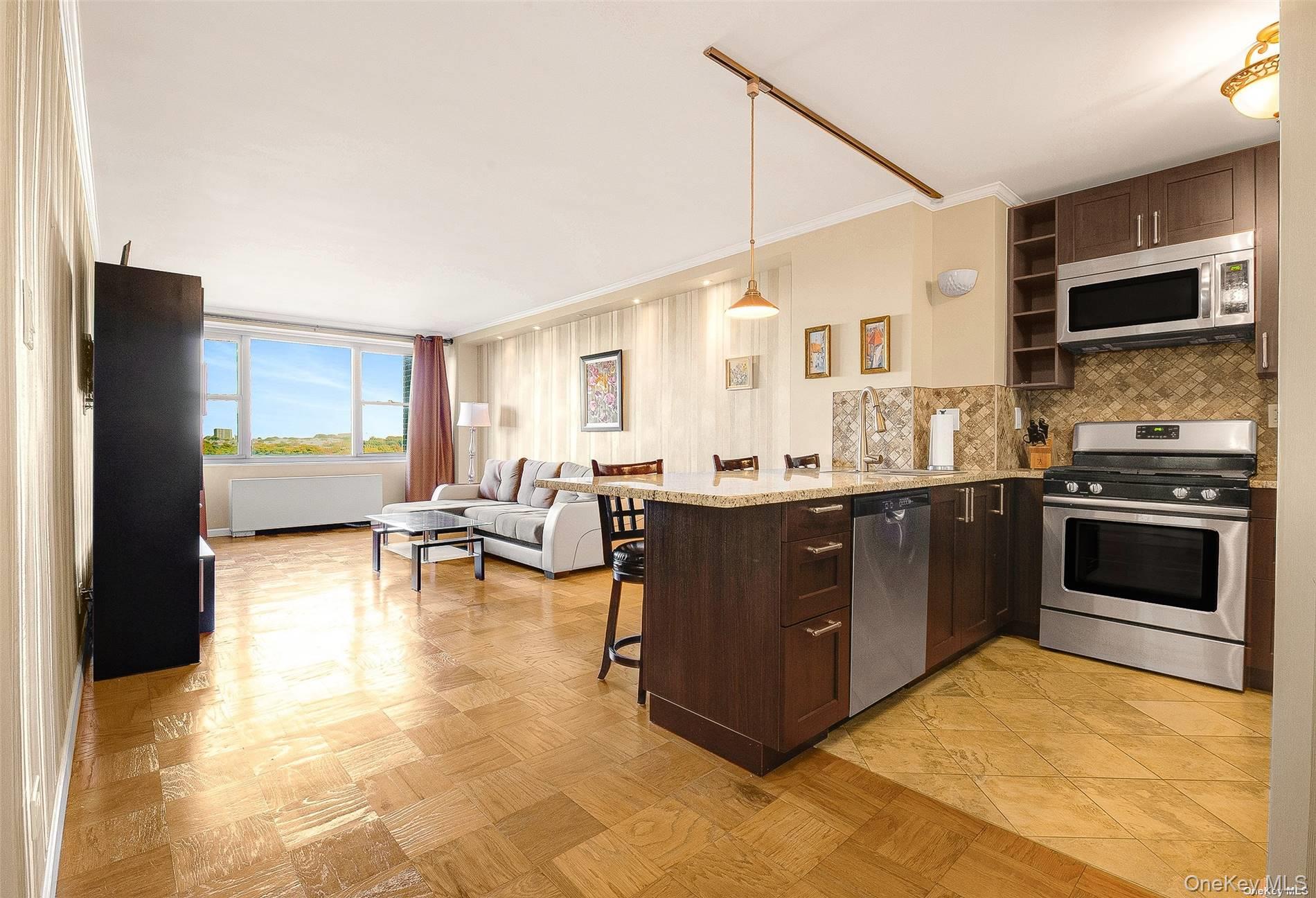 #5 photo, 61-20 Grand Central Parkway, Forest Hills , NY 11375