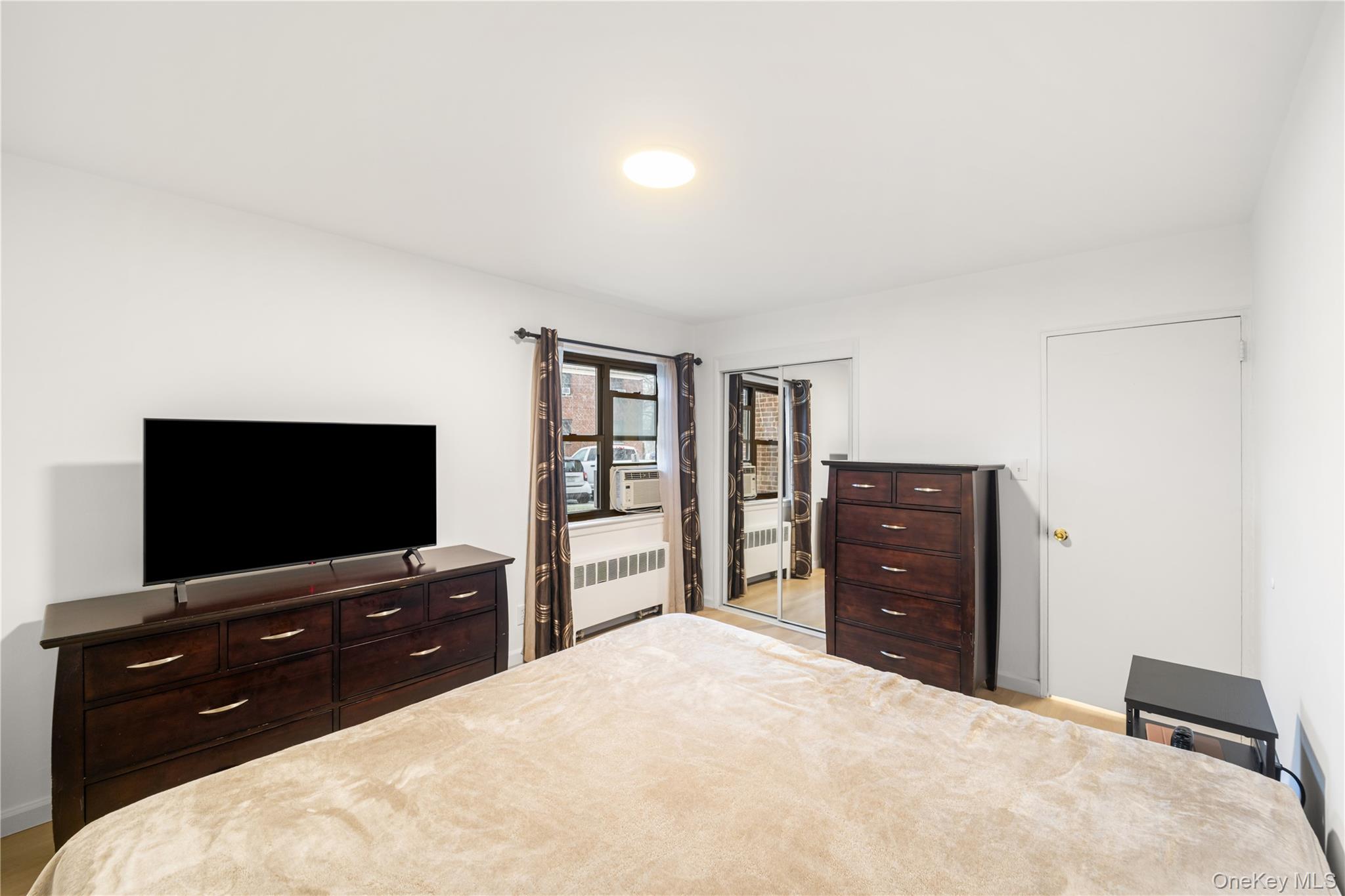 #11 photo, 217-14 73rd Avenue, Bayside , NY 11364