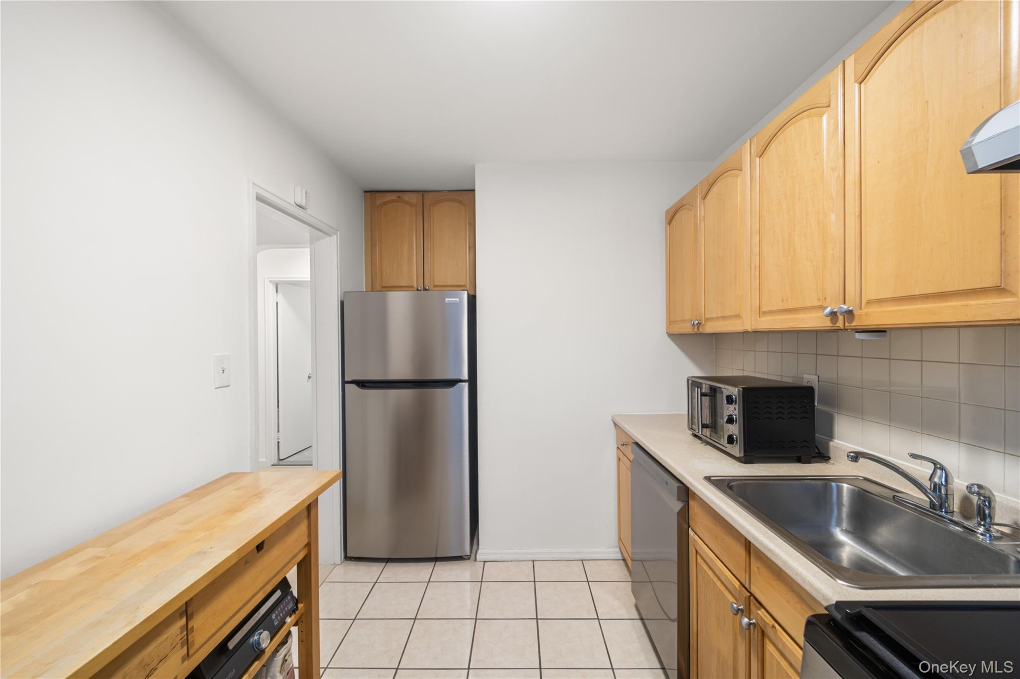 #19 photo, 217-14 73rd Avenue, Bayside , NY 11364