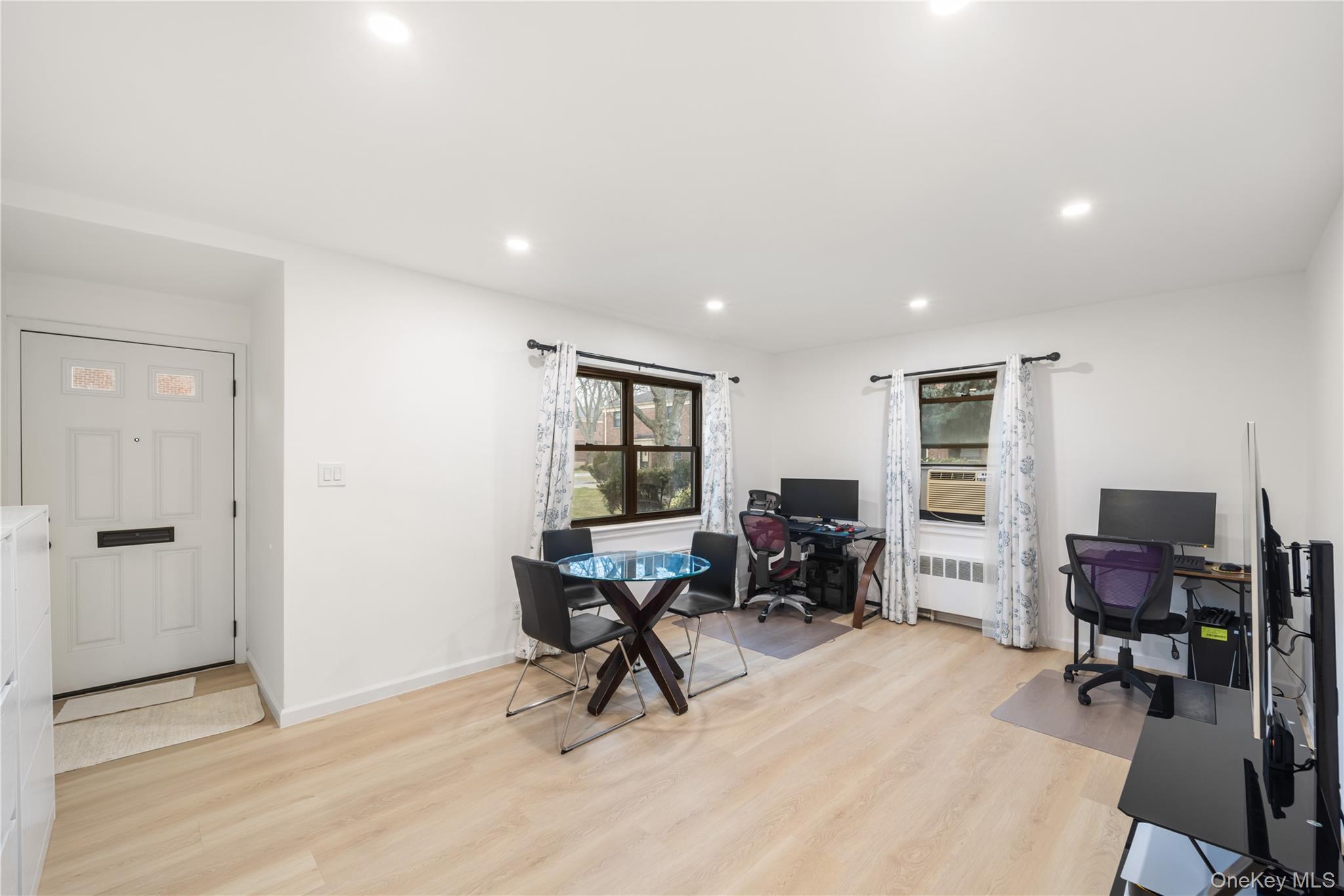 #4 photo, 217-14 73rd Avenue, Bayside , NY 11364