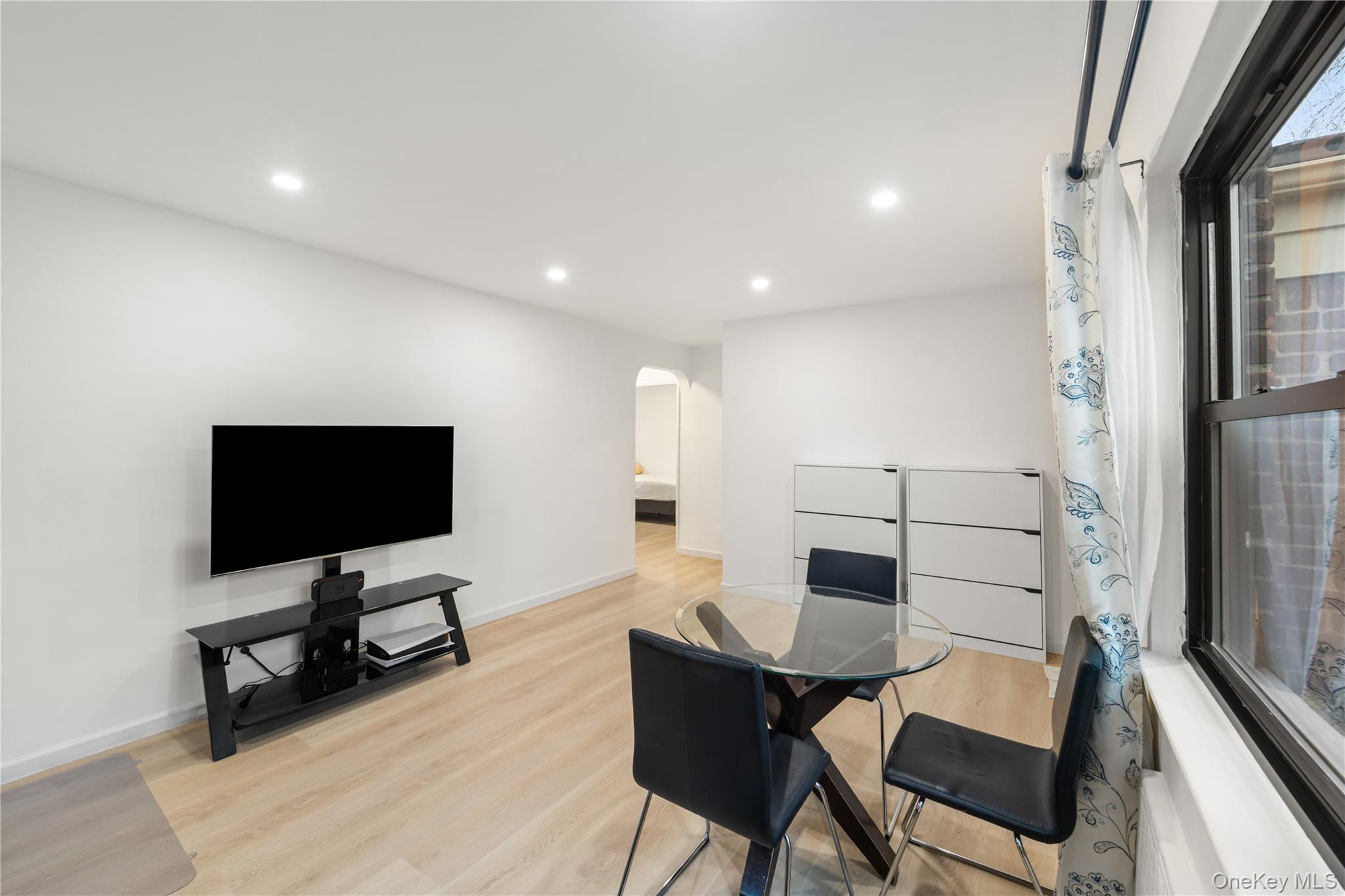 #6 photo, 217-14 73rd Avenue, Bayside , NY 11364