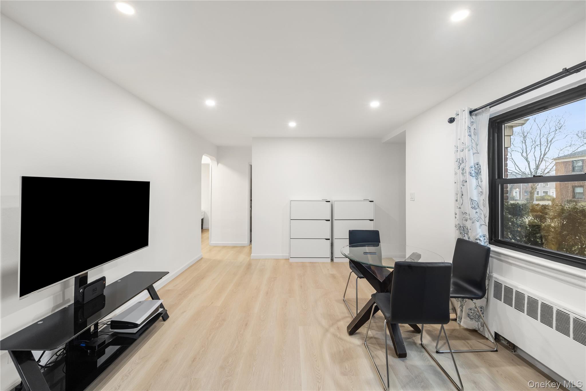 #8 photo, 217-14 73rd Avenue, Bayside , NY 11364