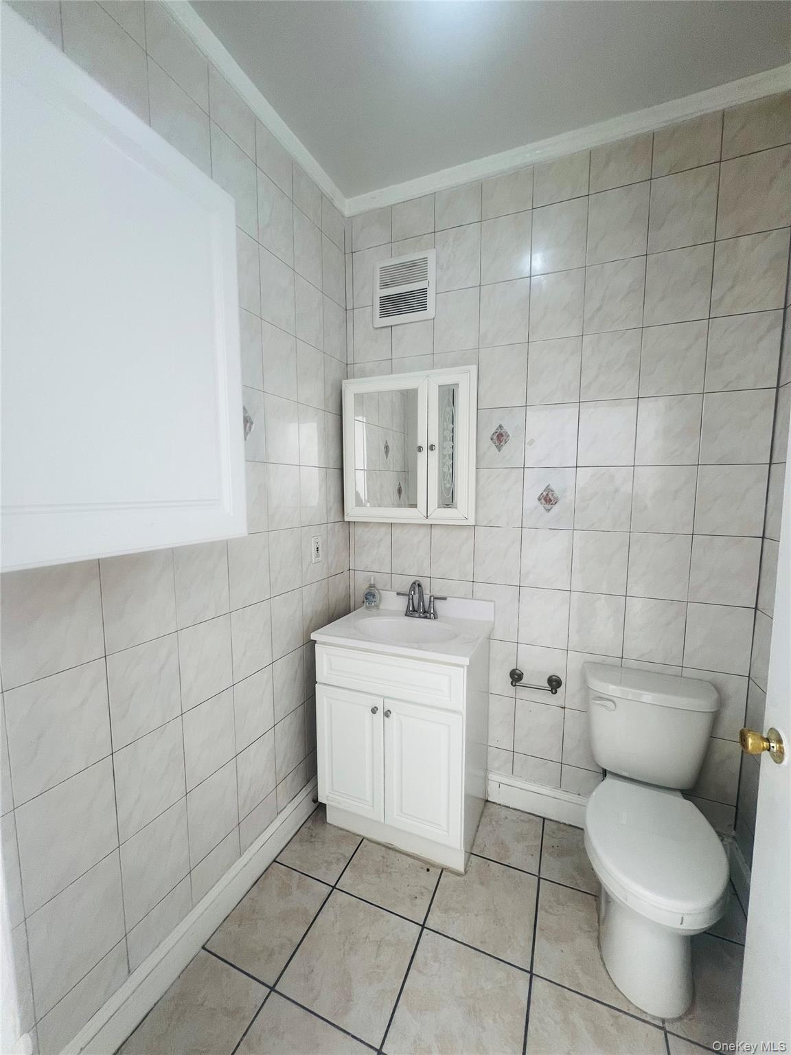 #5 photo, 1514 Castle Hill Avenue, Bronx , NY 10462