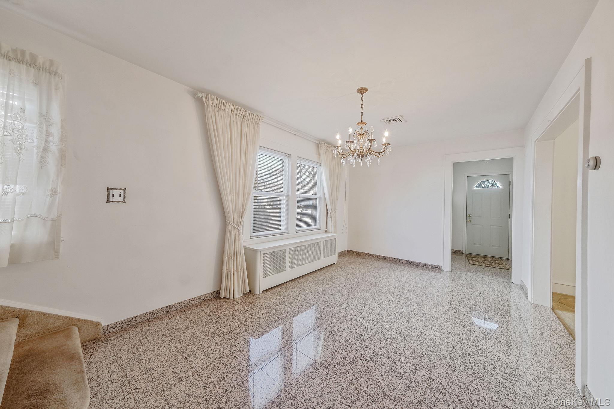 #19 photo, 36 Frost Pond Road, Glen Cove , NY 11542