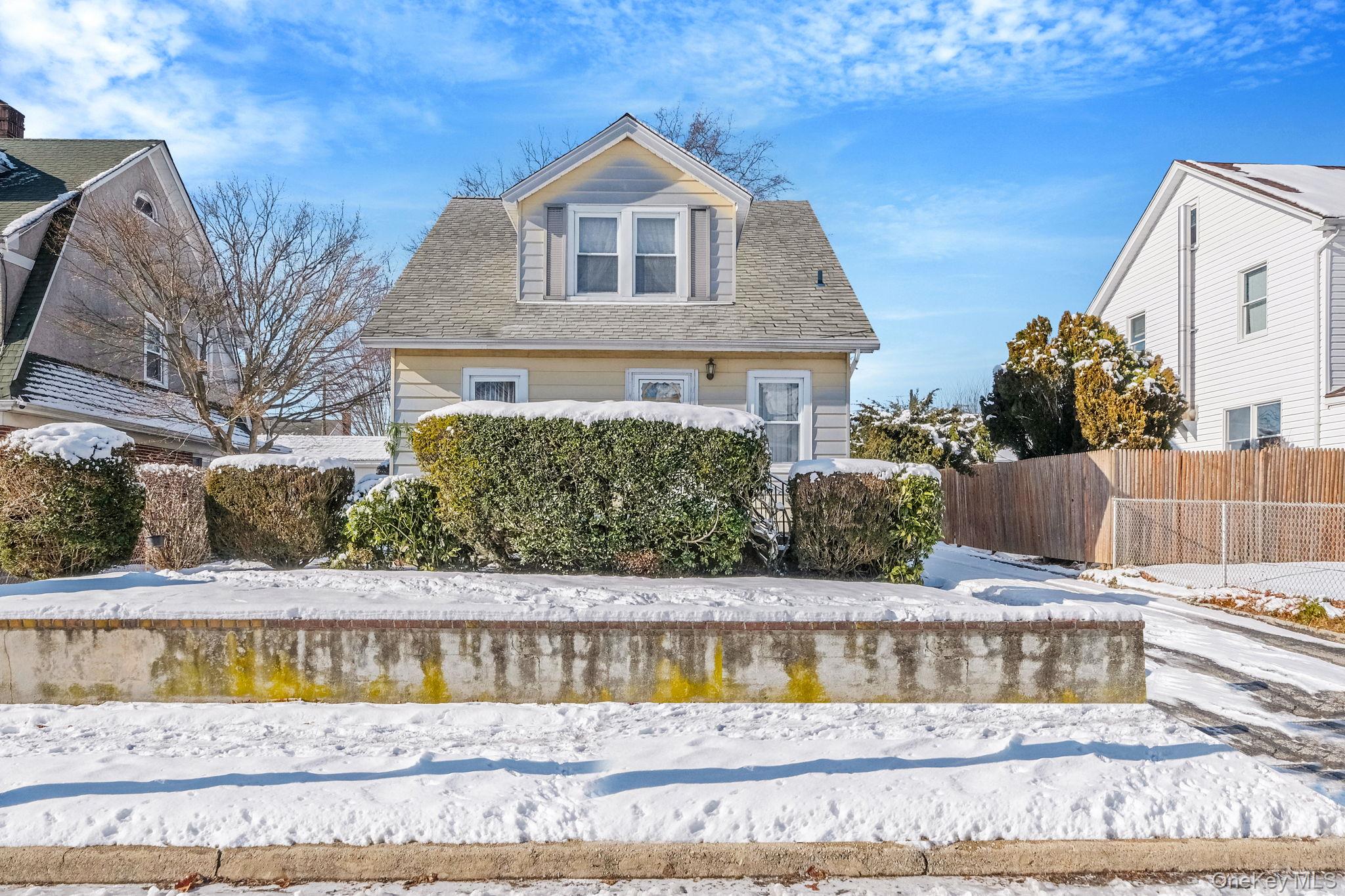 #2 photo, 36 Frost Pond Road, Glen Cove , NY 11542