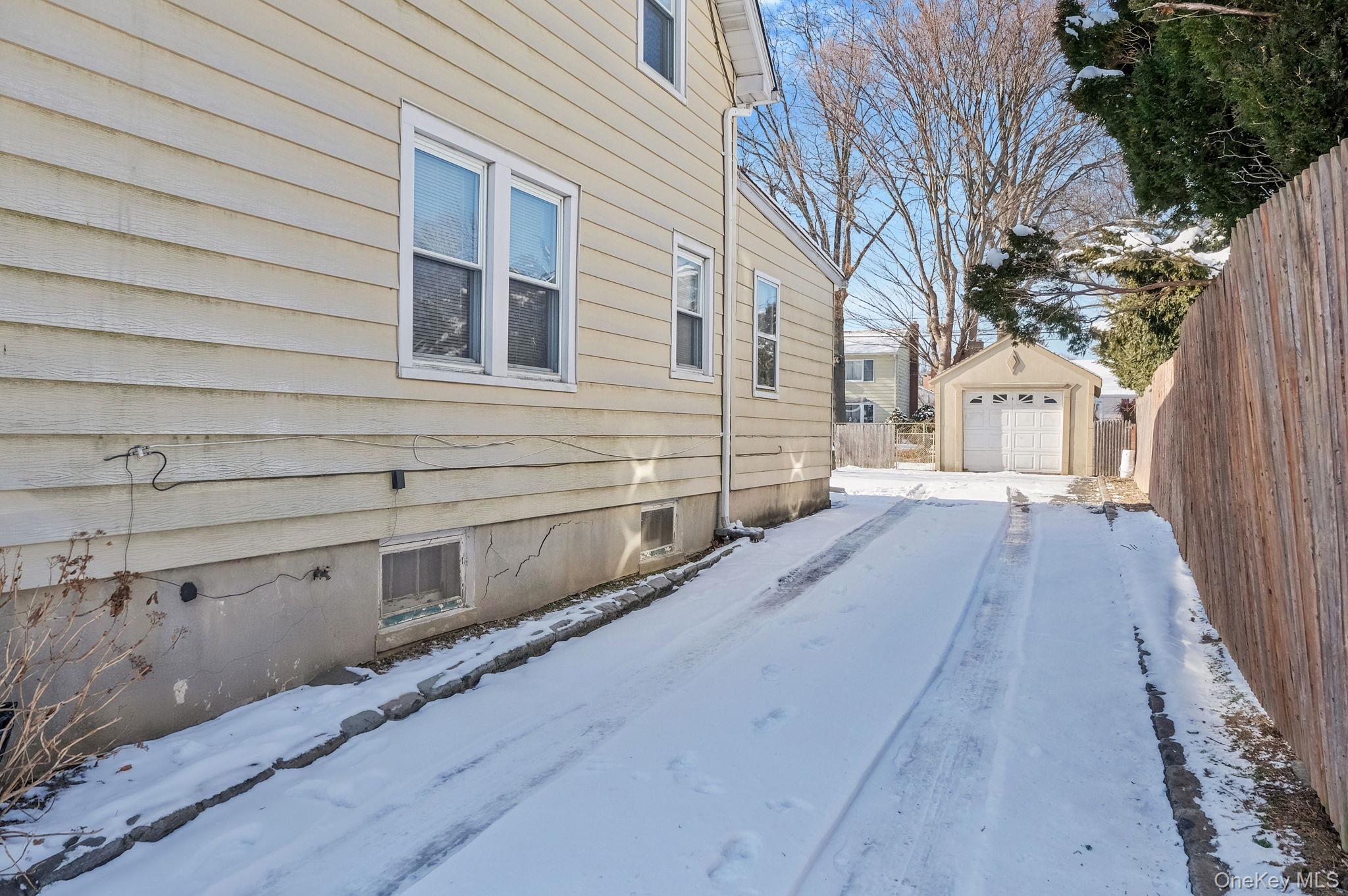 #5 photo, 36 Frost Pond Road, Glen Cove , NY 11542