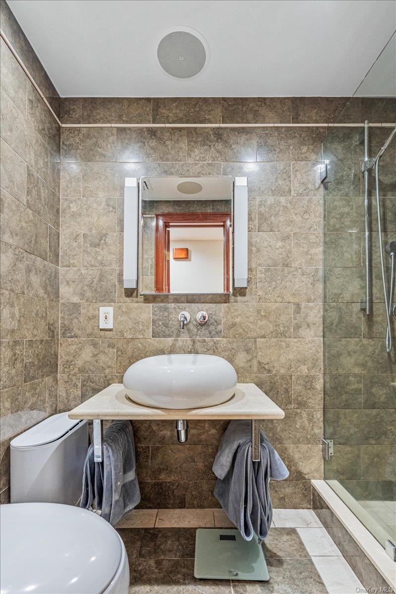 #10 photo, 6194 Grove Street, Ridgewood , NY 11385