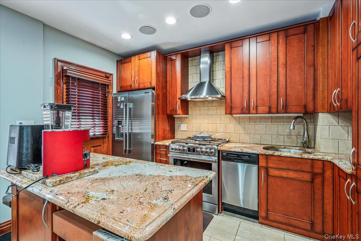 #11 photo, 6194 Grove Street, Ridgewood , NY 11385