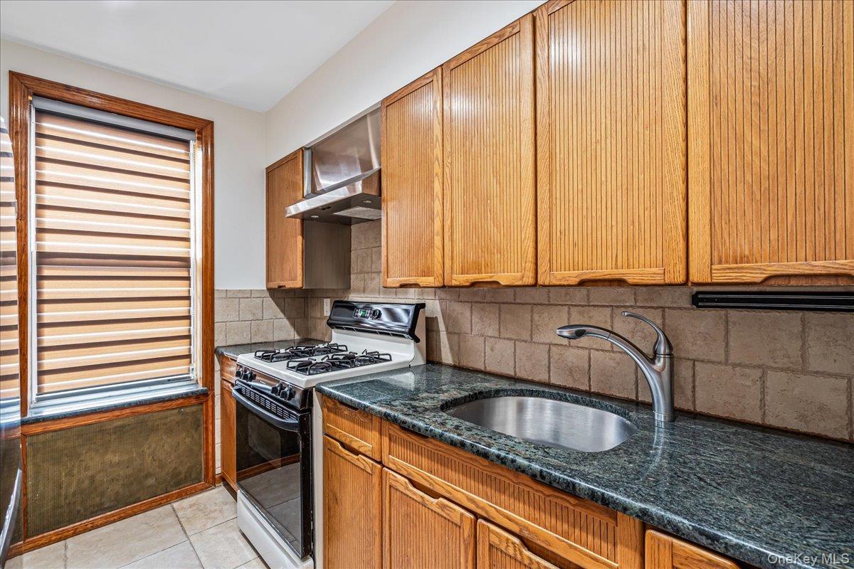 #18 photo, 6194 Grove Street, Ridgewood , NY 11385