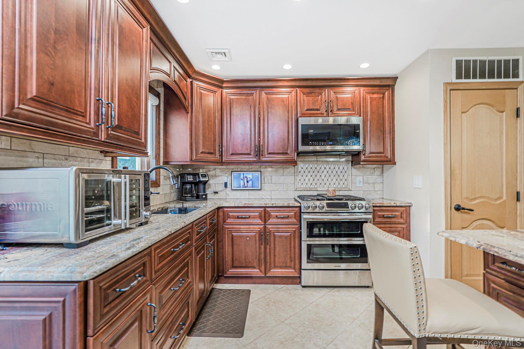 #10 photo, 2248 E 70th Street, Brooklyn , NY 11234