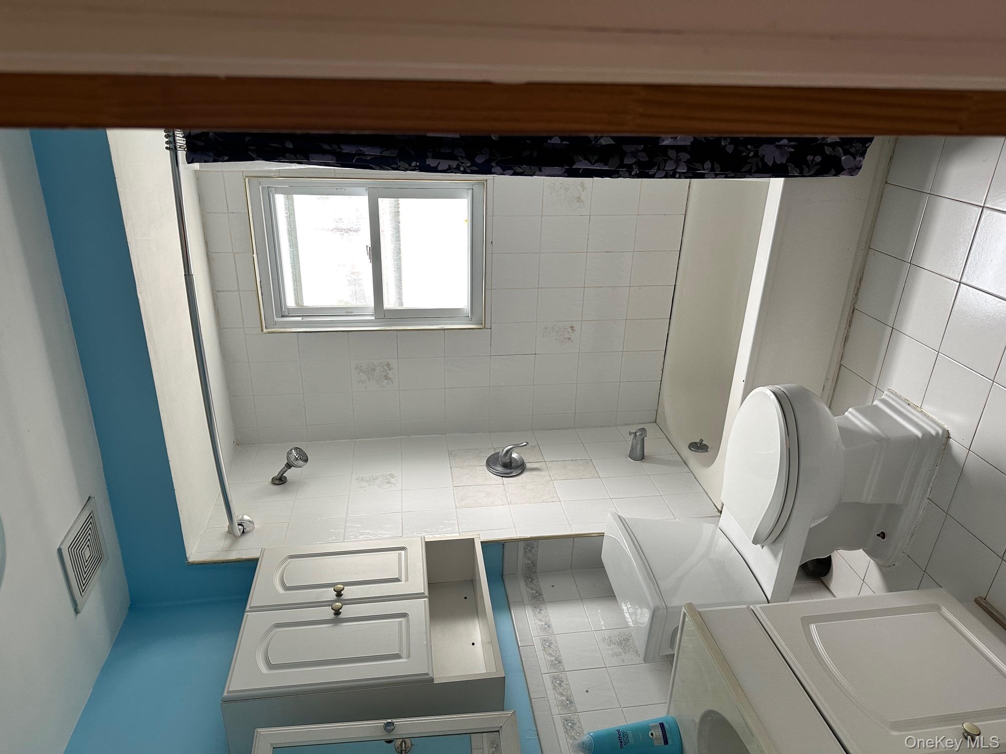 #12 photo, 93-31 215th Street, Queens Village , NY 11428