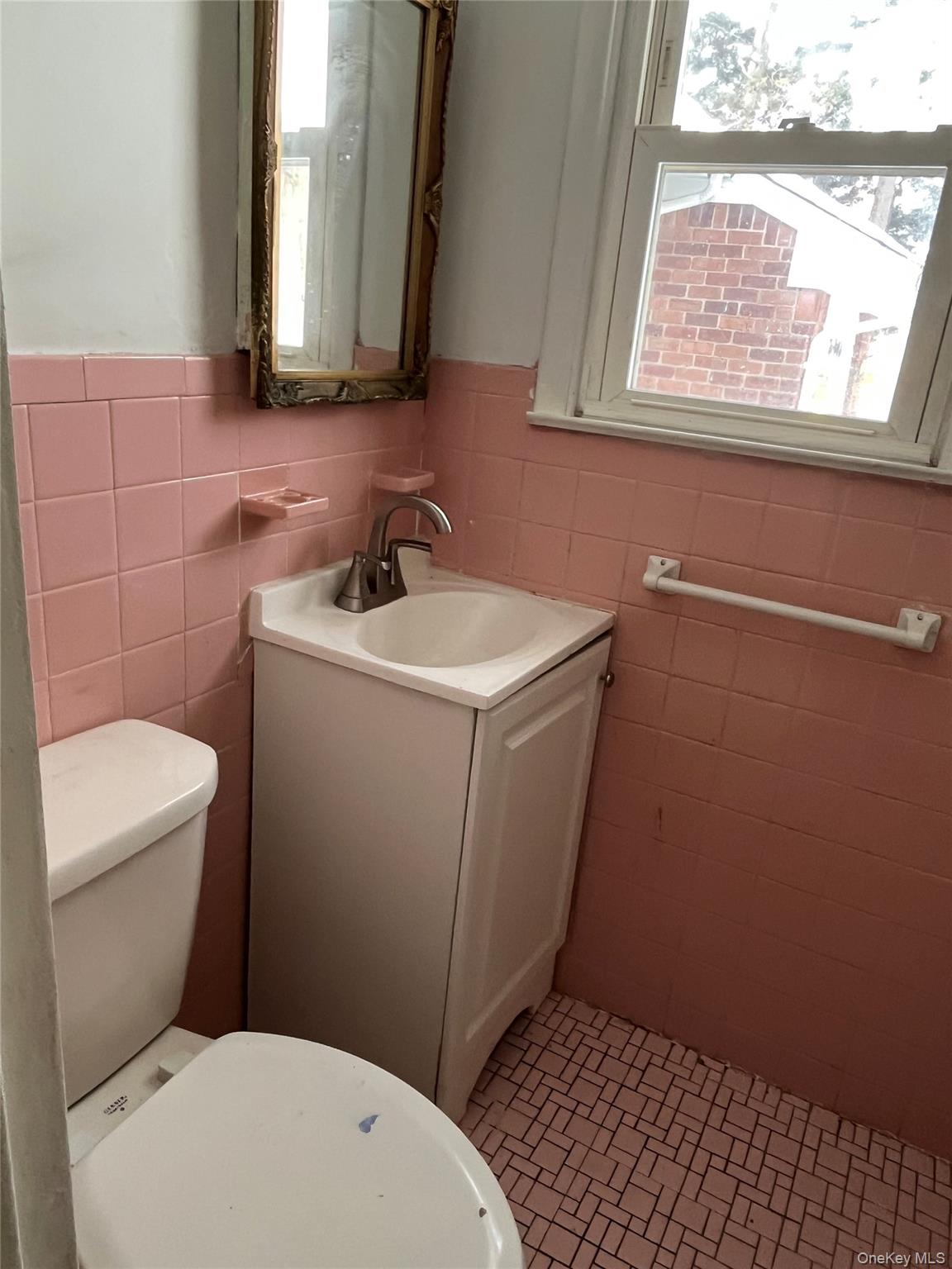 #7 photo, 1046 Little Neck Avenue, North Bellmore , NY 11710