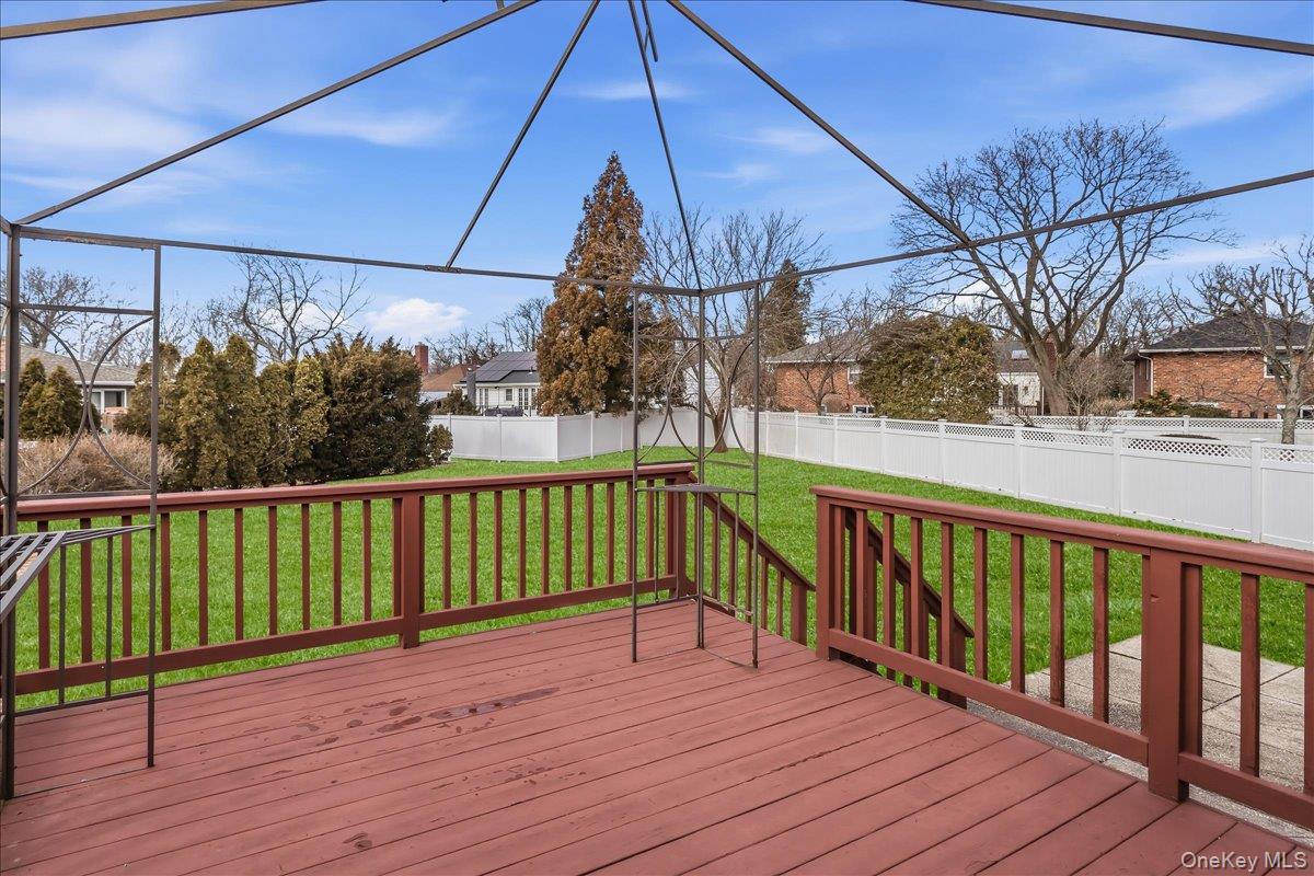 #18 photo, 2493 Lloyd Court, North Bellmore , NY 11710