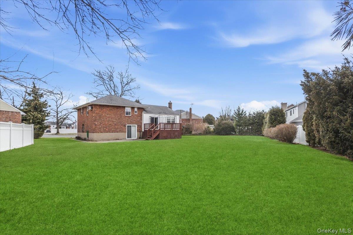 #20 photo, 2493 Lloyd Court, North Bellmore , NY 11710