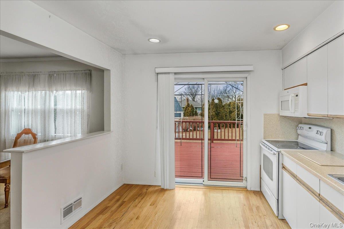 #8 photo, 2493 Lloyd Court, North Bellmore , NY 11710