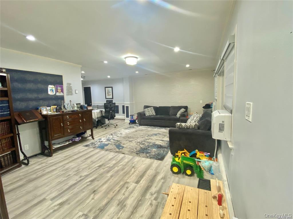 #3 photo, 107 Baker Hill Road, Great Neck , NY 11023