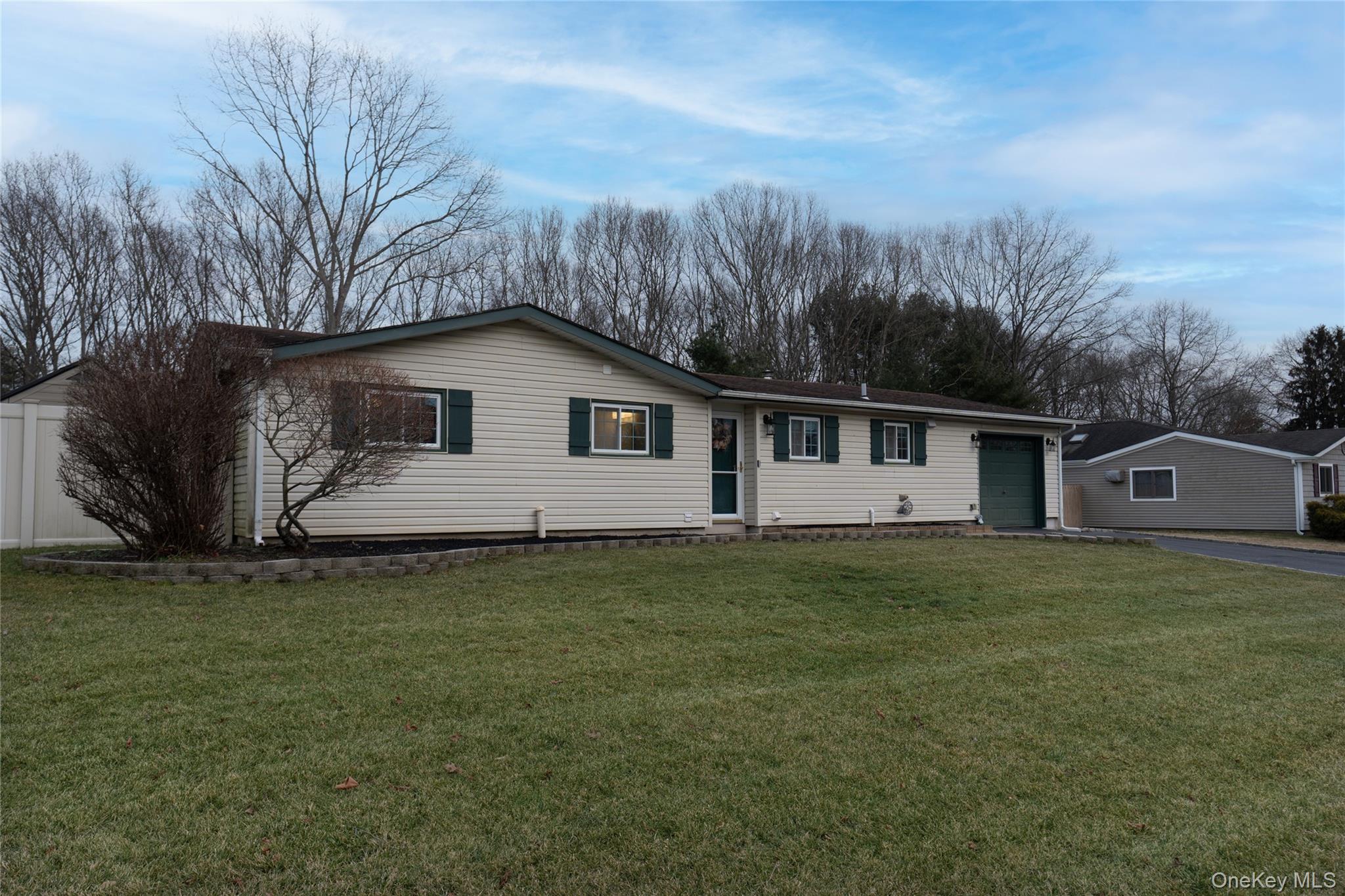 #11 photo, 167 8th Avenue, Holtsville , NY 11742