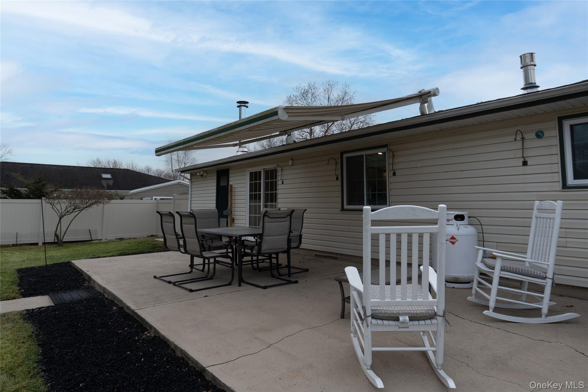 #14 photo, 167 8th Avenue, Holtsville , NY 11742