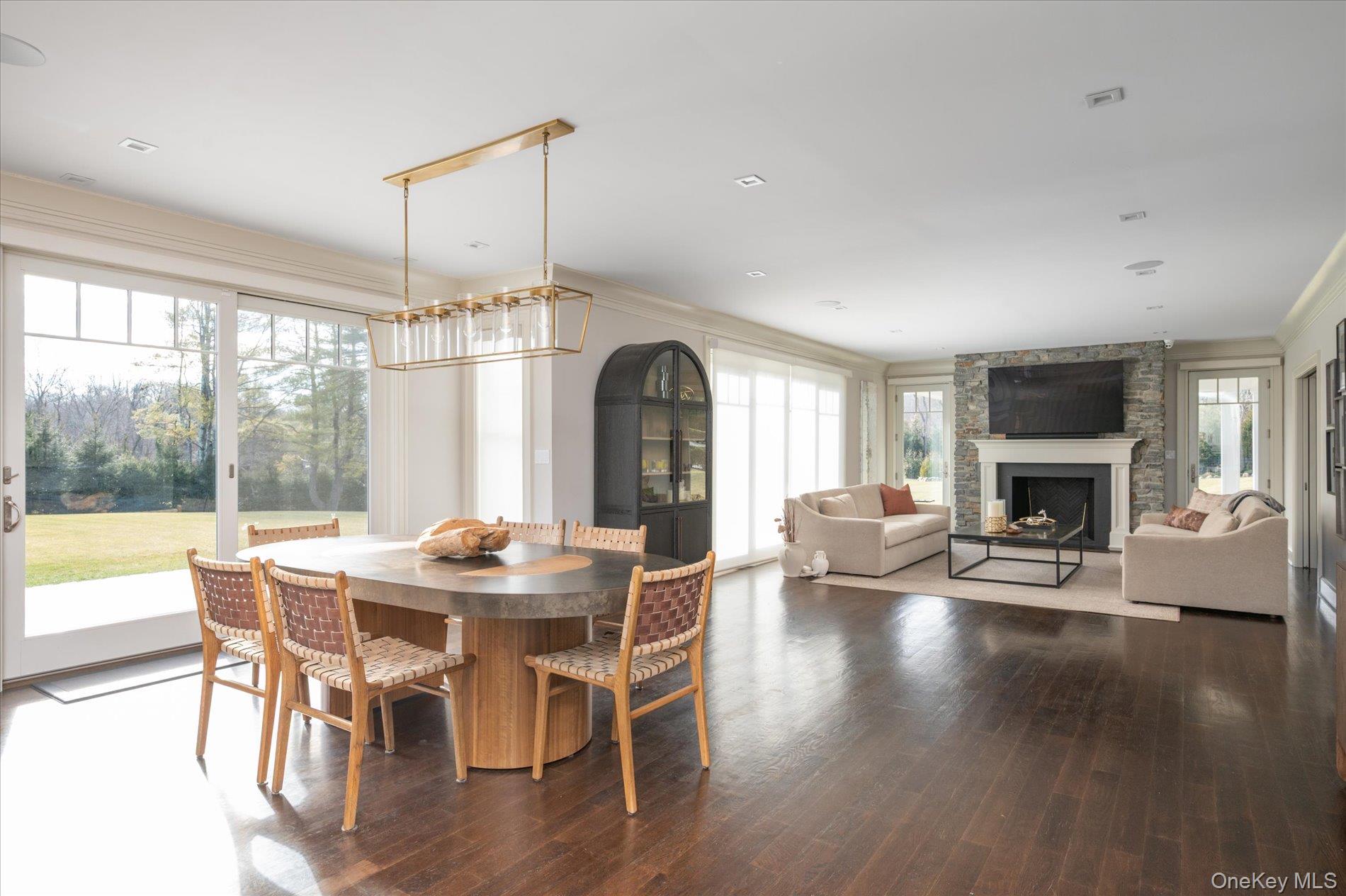 #10 photo, 365 Split Rock Road, Syosset , NY 11791