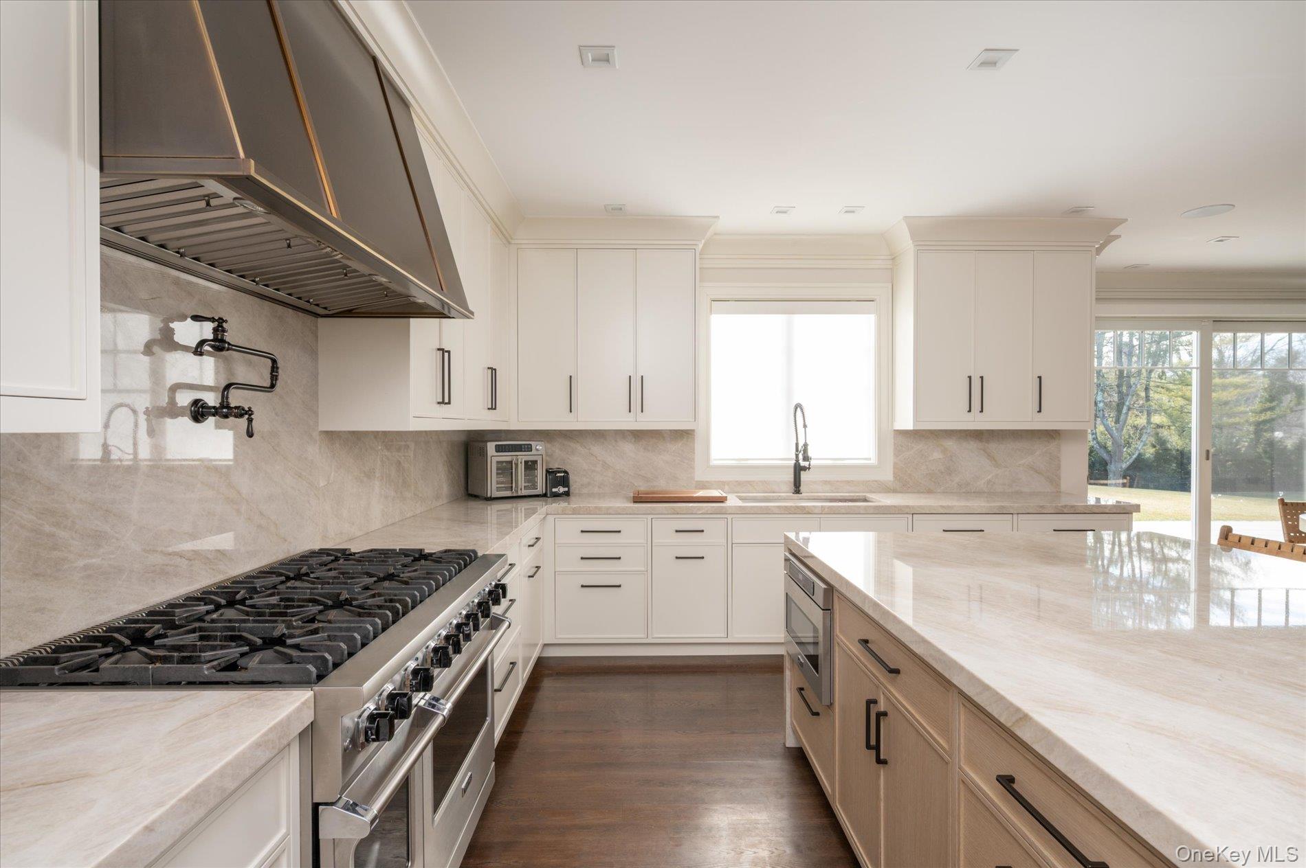 #14 photo, 365 Split Rock Road, Syosset , NY 11791