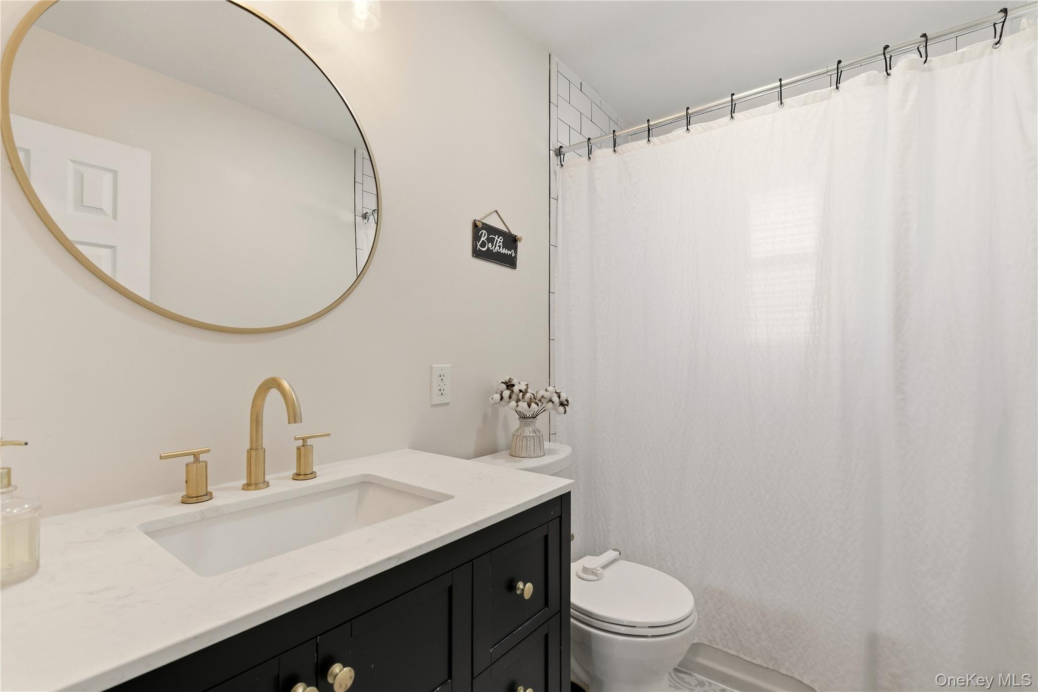 #17 photo, 76 Alhambra Road, Massapequa , NY 11758