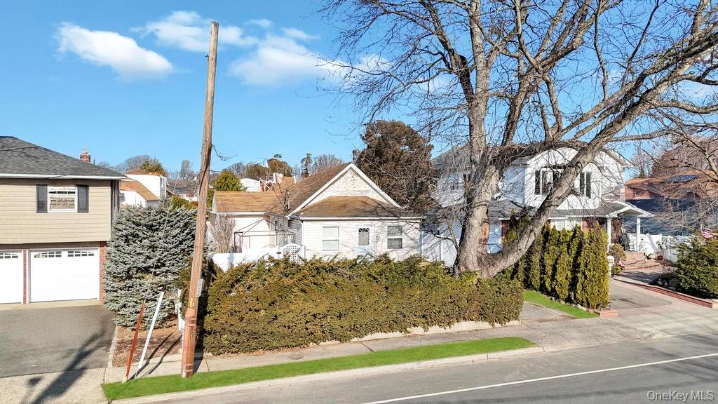 #1 photo, 31 Cherry Avenue, Bethpage , NY 11714