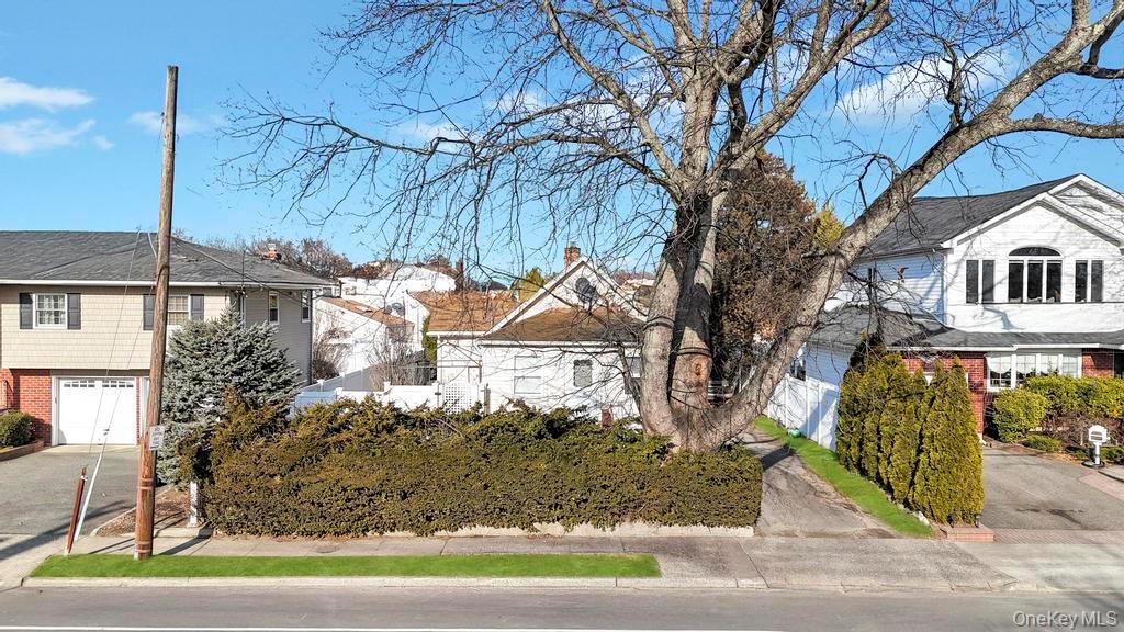 #2 photo, 31 Cherry Avenue, Bethpage , NY 11714