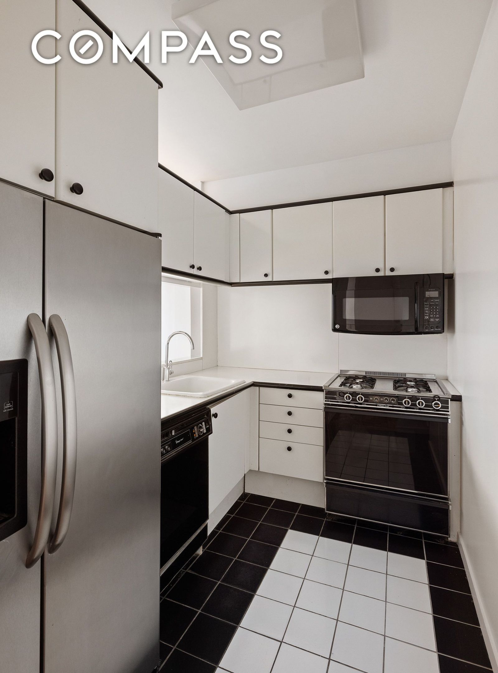 #4 photo, 150 W 56th Street, Midtown , NY 10019