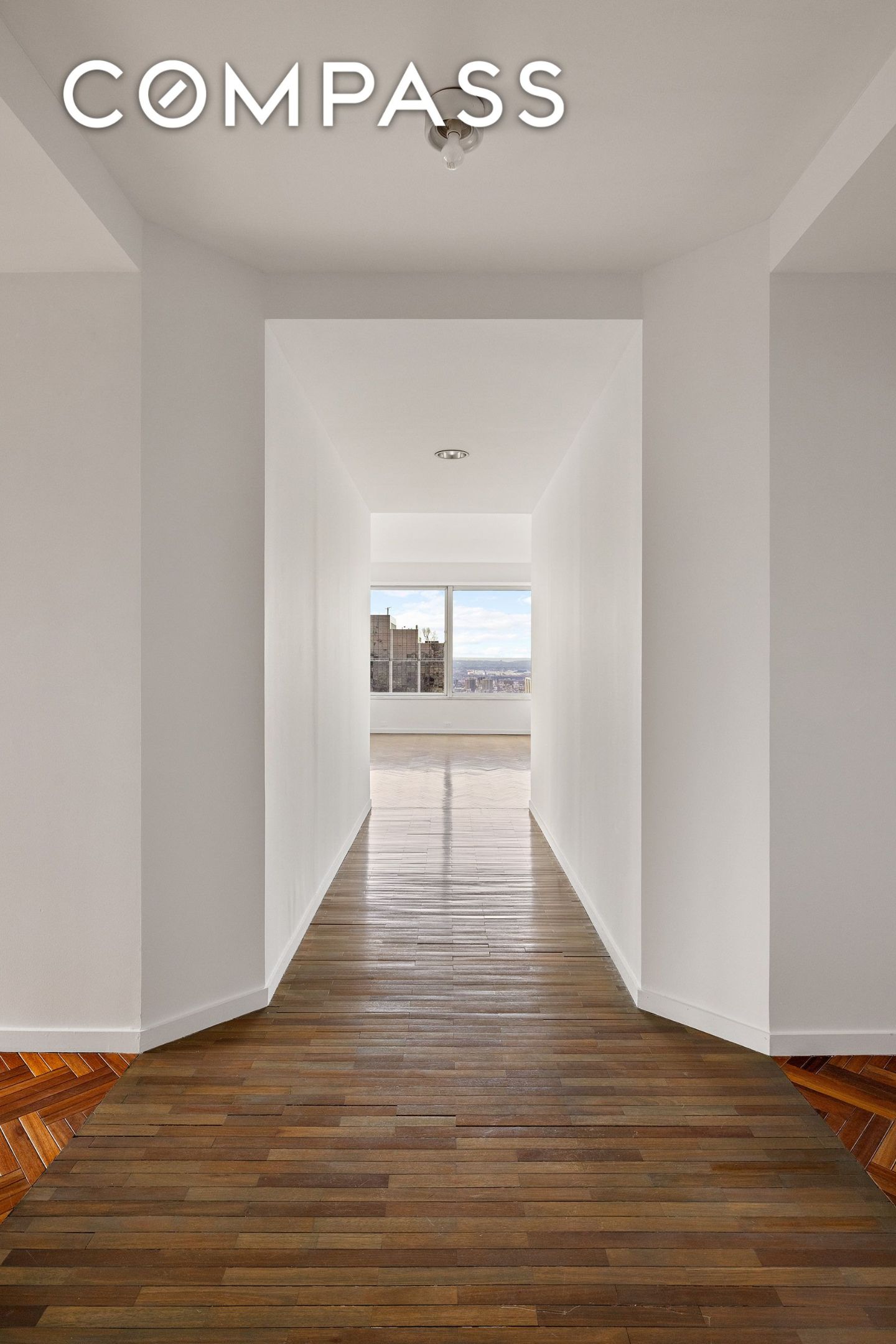 #17 photo, 150 W 56th Street, Midtown , NY 10019