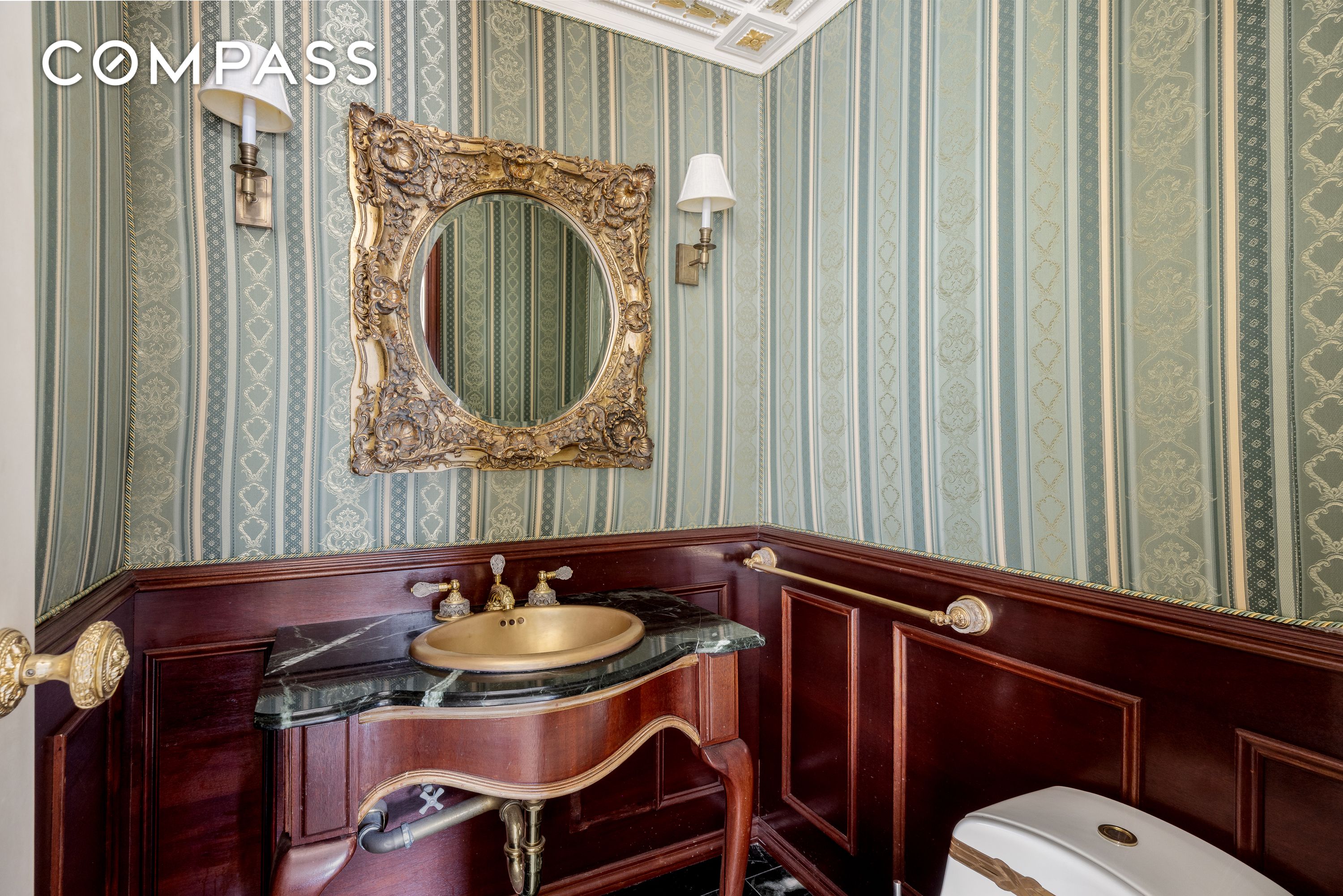 #21 photo, 641 5th Avenue, Midtown East , NY 10022