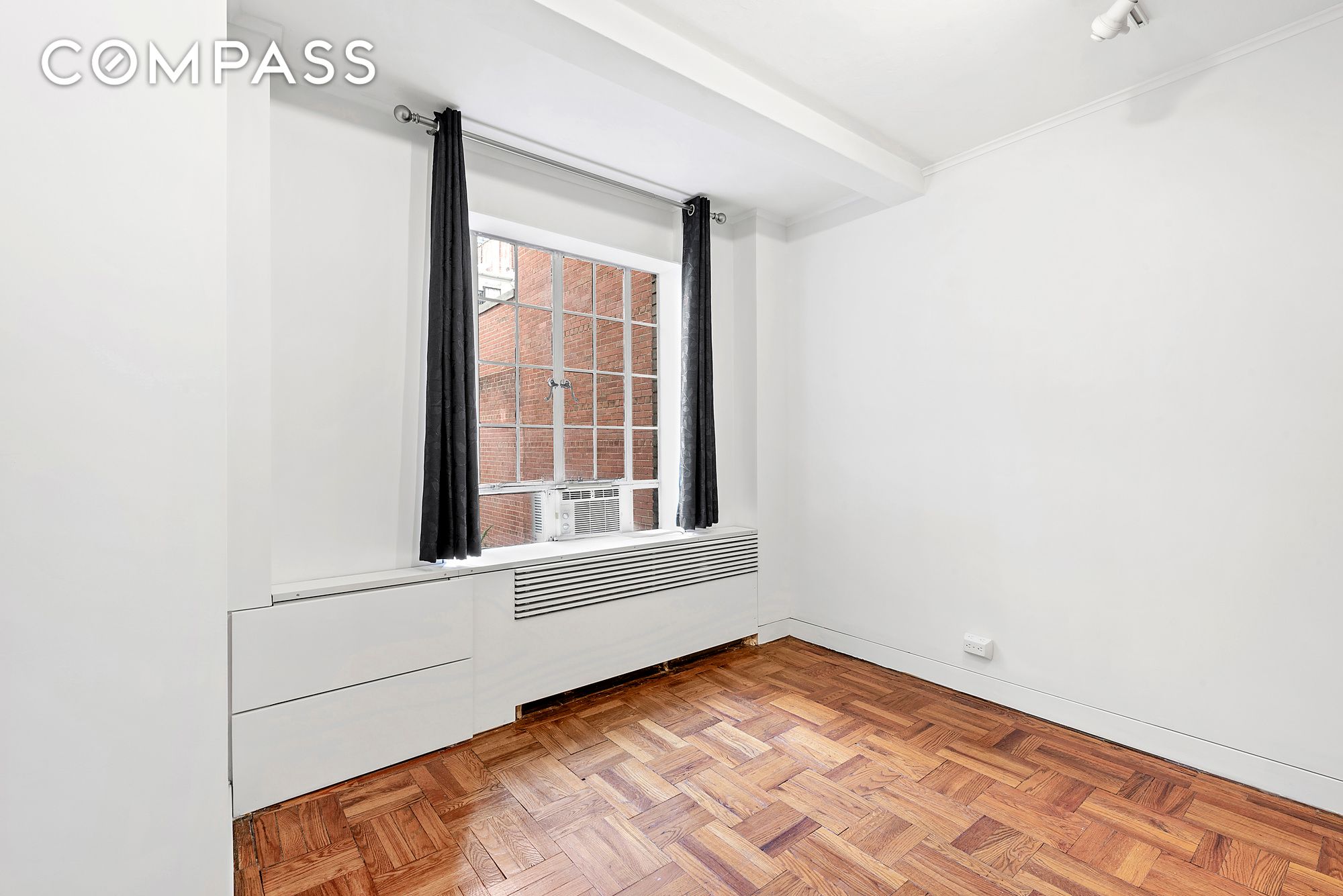 #5 photo, 140 E 40th Street, Murray Hill , NY 10016