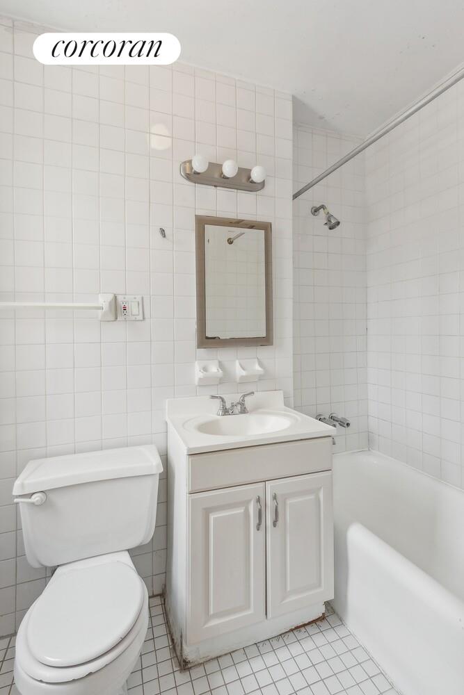 #7 photo, 40 W 72ND Street, Lincoln Square , NY 10023