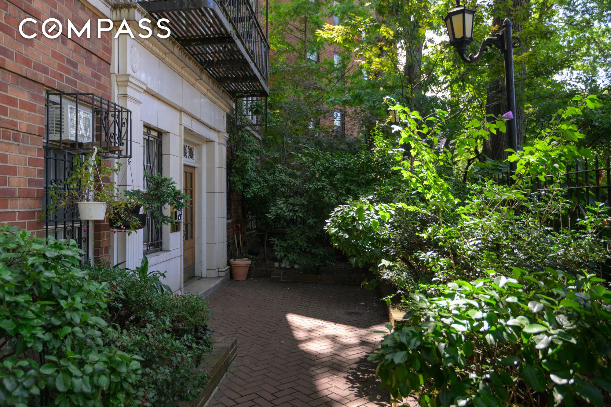 #12 photo, 25 Minetta Lane, Greenwich Village , NY 10012