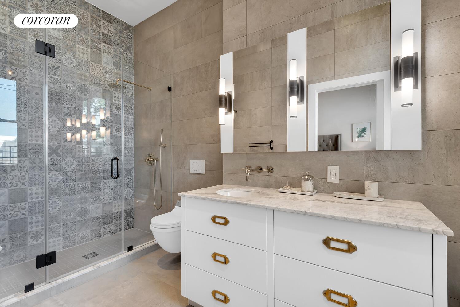 #10 photo, Brooklyn, Greenpoint , NY 11222