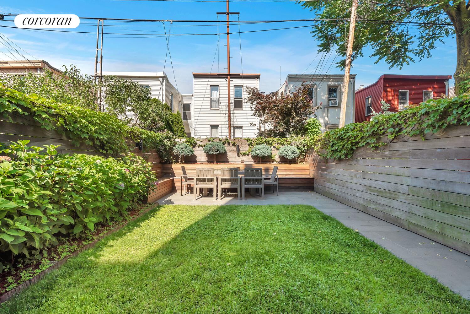 #20 photo, Brooklyn, Greenpoint , NY 11222