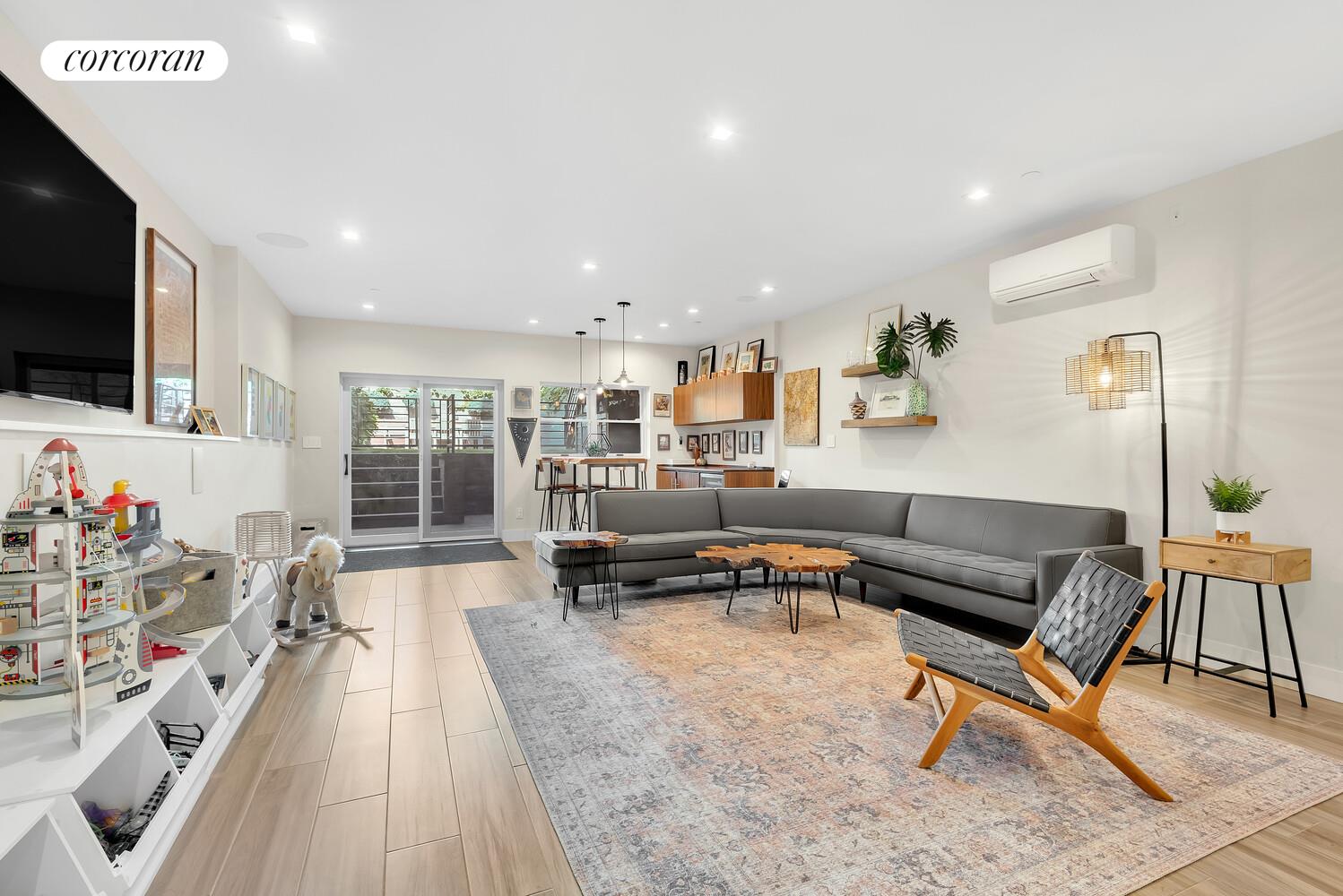 #7 photo, Brooklyn, Greenpoint , NY 11222