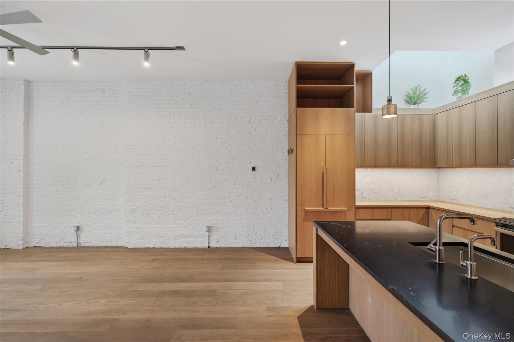 #6 photo, 316 Wall Street, Kingston , NY 12401