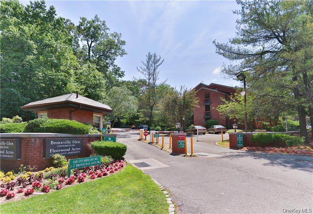 #1 photo, 1332 Midland Avenue, Bronxville , NY 10708