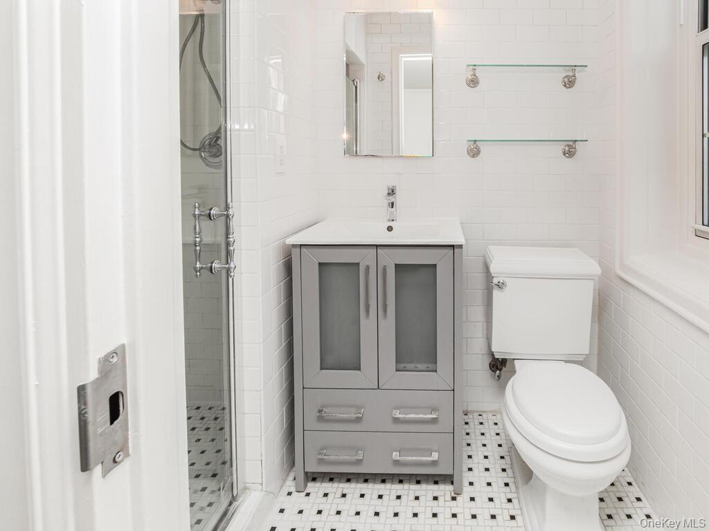 #17 photo, 1332 Midland Avenue, Bronxville , NY 10708