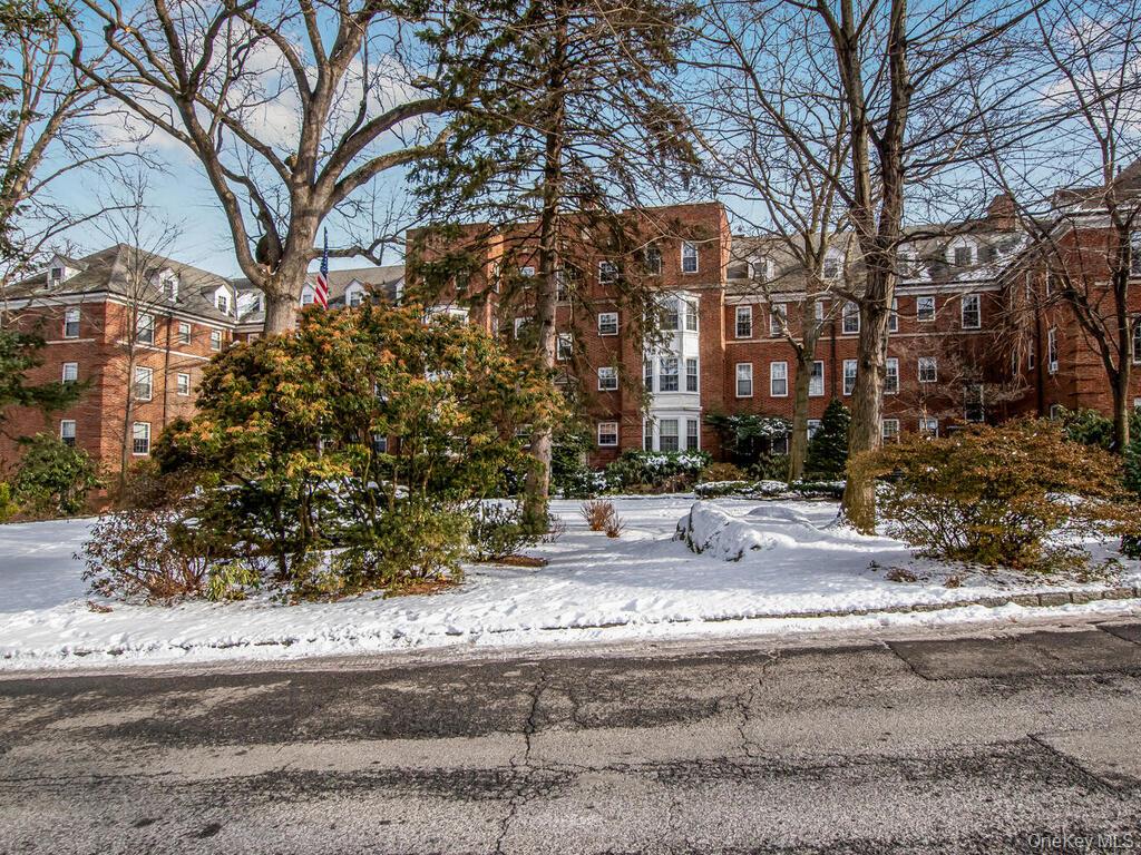 #19 photo, 1332 Midland Avenue, Bronxville , NY 10708